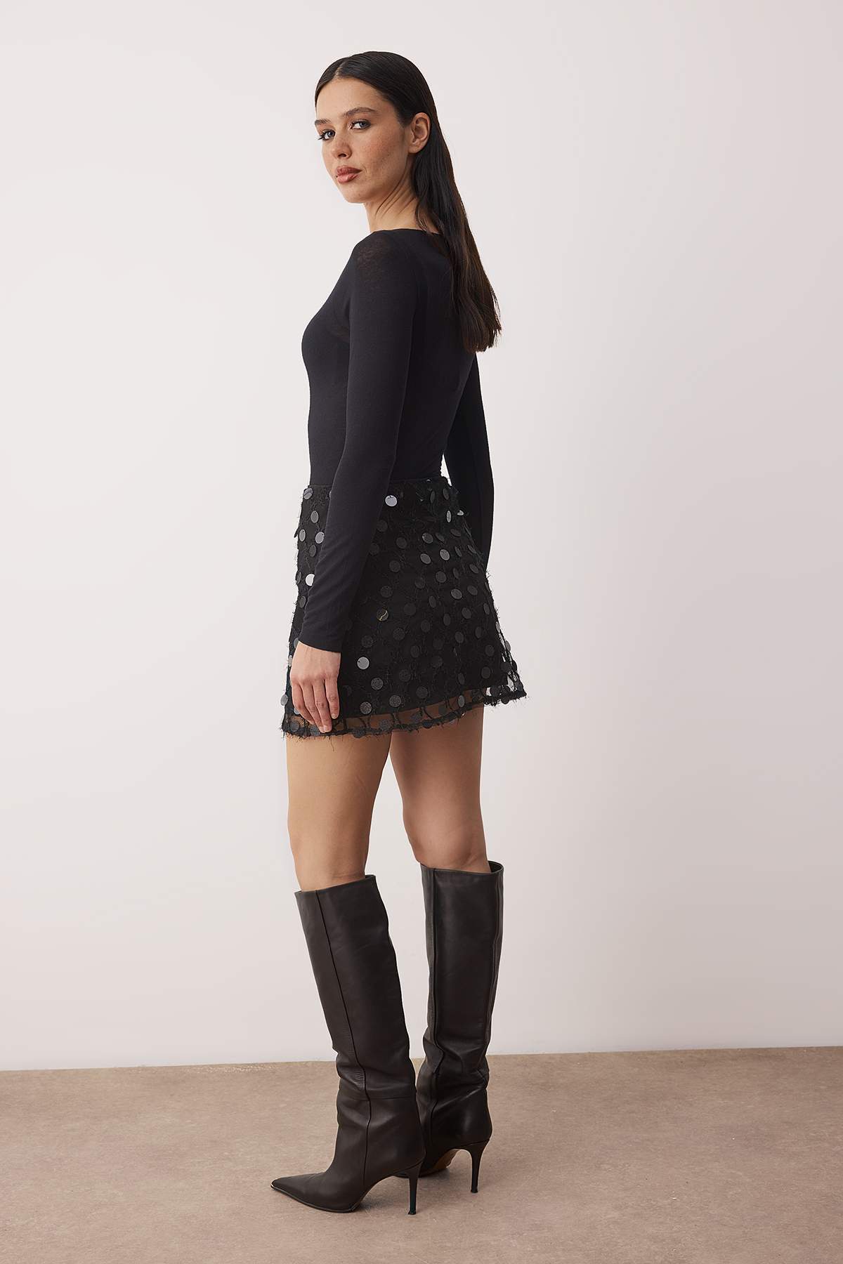 Trendyolmilla  Siyah Süper Mini Büyük Payetli Party Etek TPRAW26ET00020 - Görsel 4