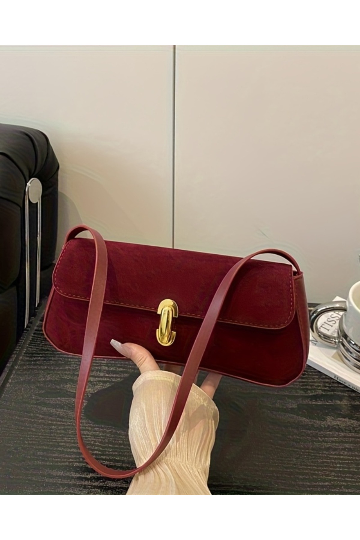 Liva Women's Vintage Gold Buckle Retro Model Hand and Shoulder Bag Burgundy