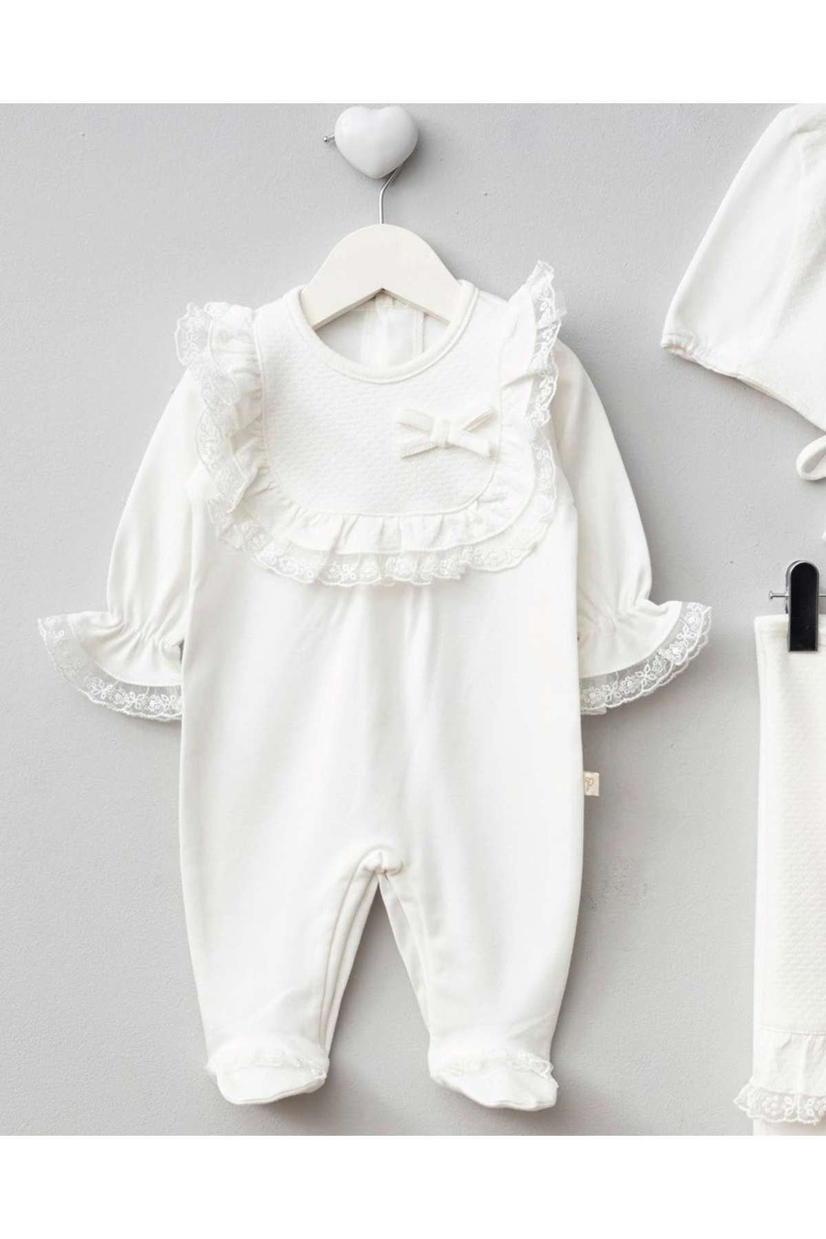 Mert Baby Bella 3'lü Organik Hastane Çıkış Seti Dantel Yaka %100 Pamuk Yenidoğan Kız Bebek fotoğrafı 4 (önizleme)