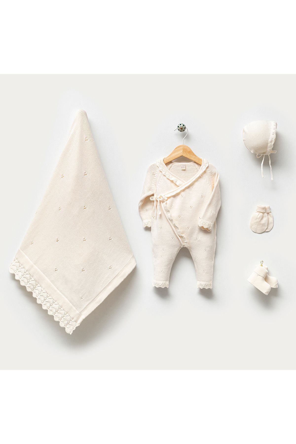 Mert Baby Kruvaze Jakarlı Triko 5'li Organik Hastane Çıkış Seti Krem %100 Pamuk Yenidoğan Kız Bebek fotoğrafı 3 (önizleme)