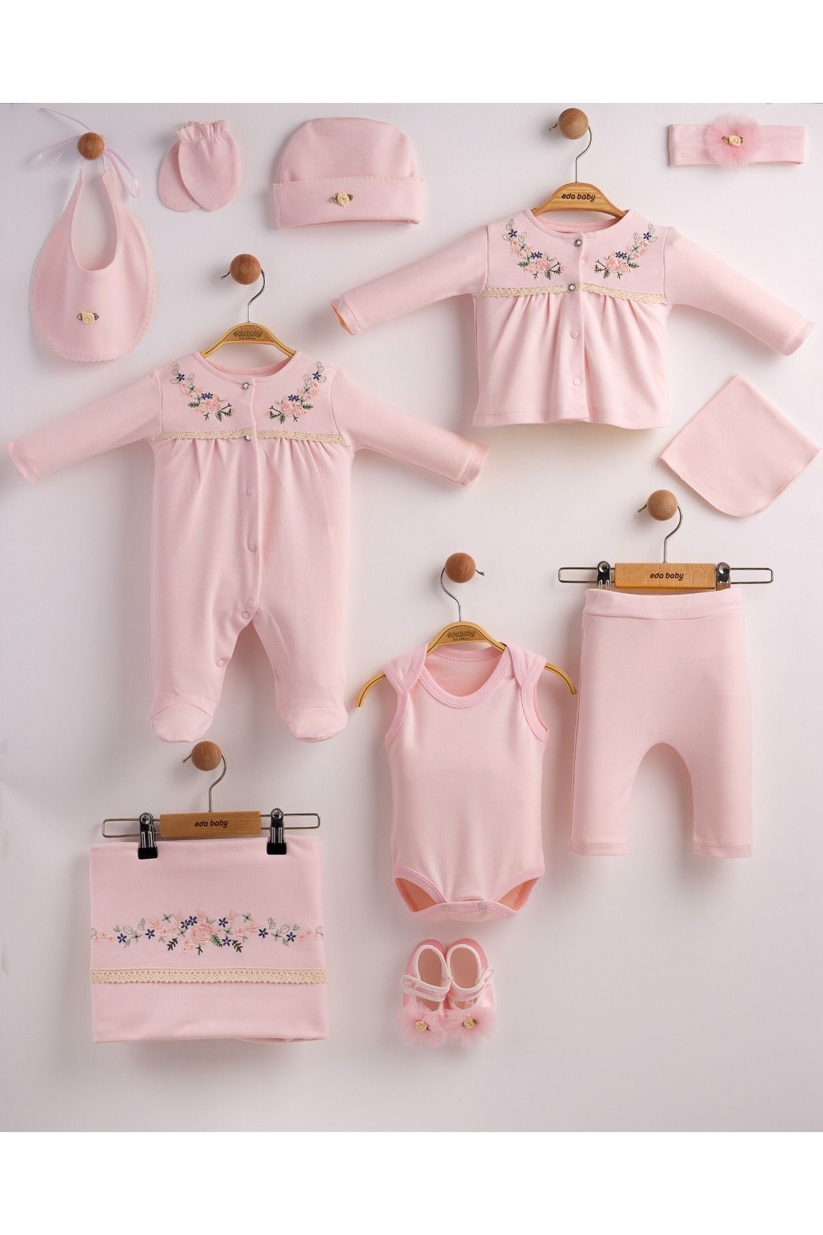 Mert Baby Sıralı Çiçekli Nakış İşlemeli 11'li Organik Hastane Çıkış Seti %100 Pamuk Yenidoğan Kız Bebek fotoğrafı 4 (önizleme)