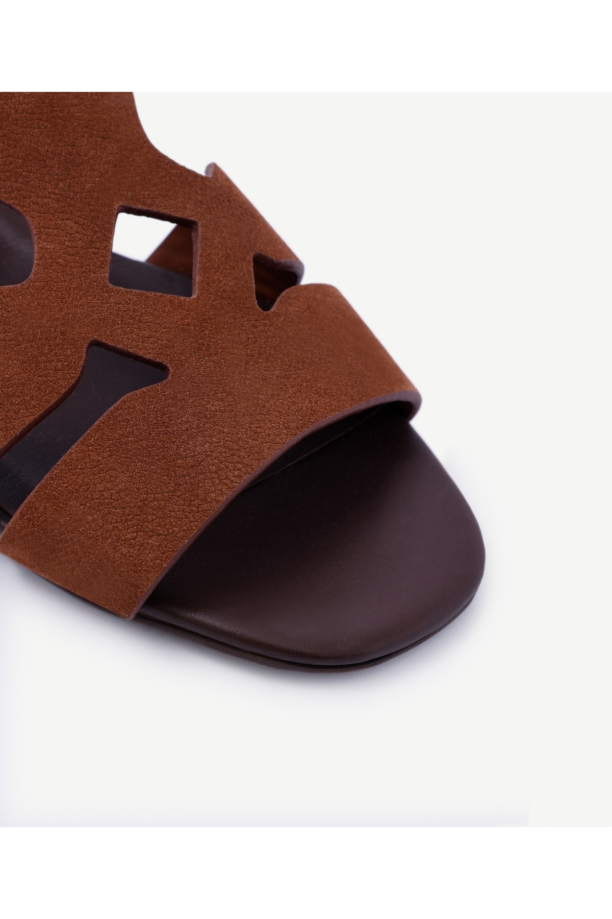Yargıcı  Çapraz Bant Detaylı Deri Sandalet - Görsel 2