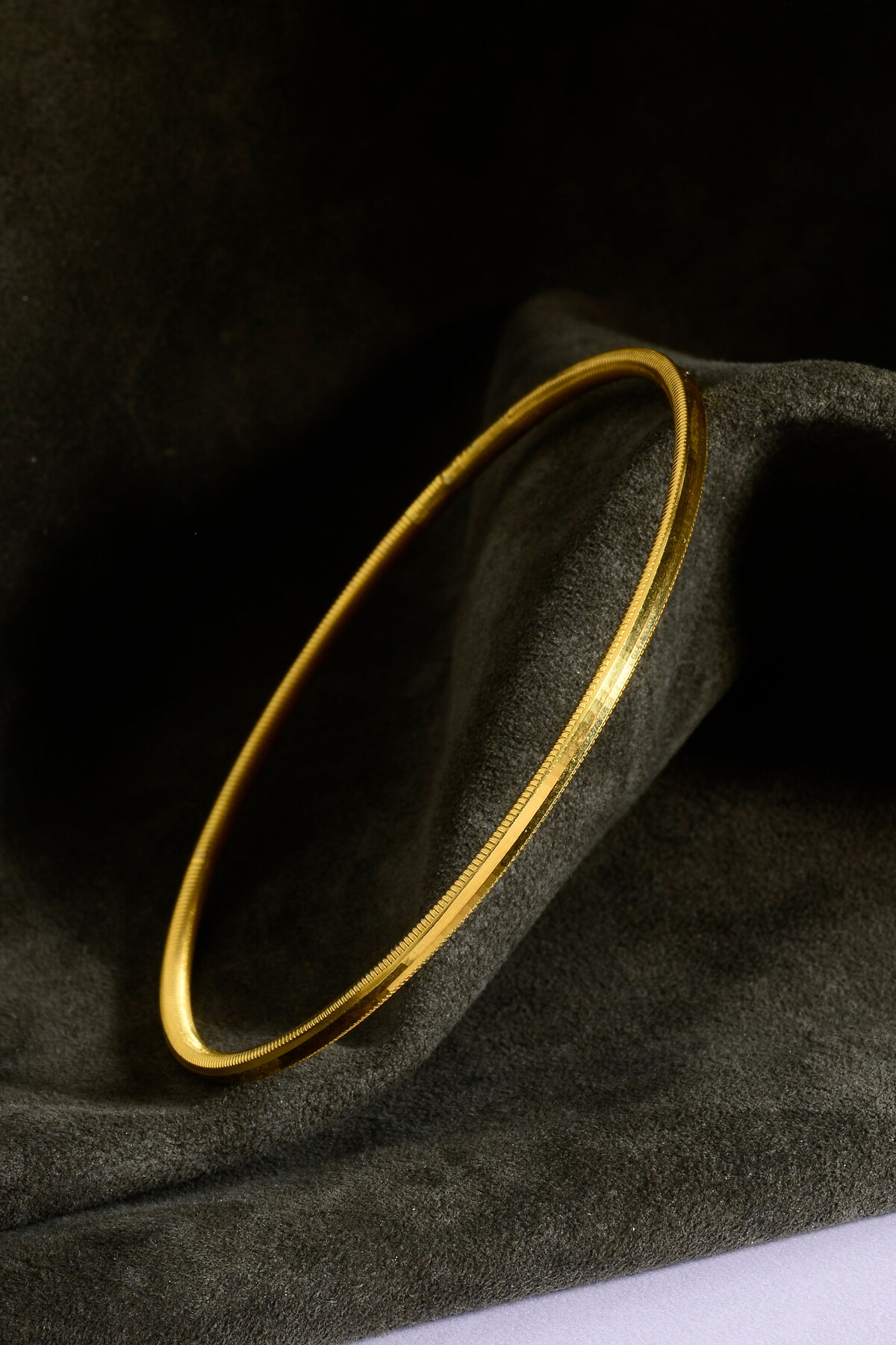 Innuendo  925 Ayar Gümüş Üzeri 22 Ayar Altın Kaplama 10 Gr Düz Ajda Model Oluklu Ajda Kadın Bilezik - Görsel 5