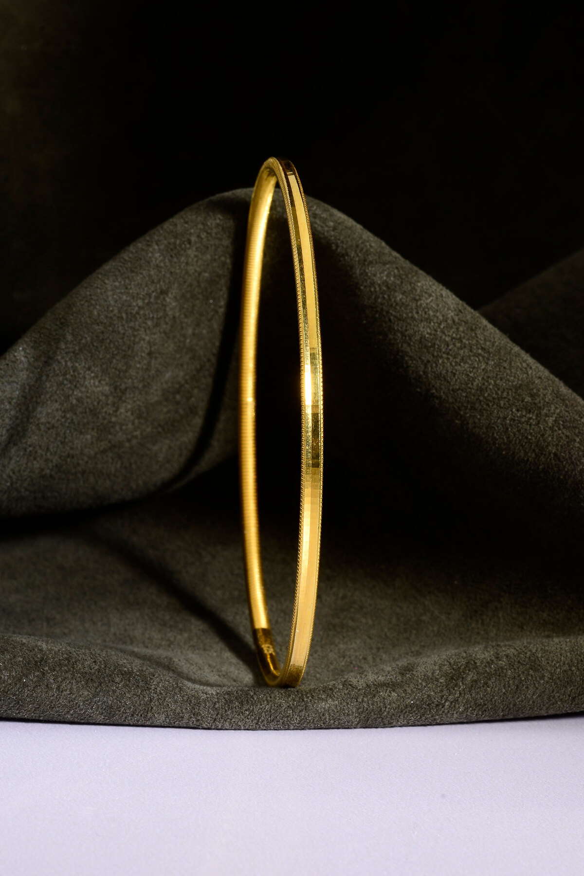 Innuendo  925 Ayar Gümüş Üzeri 22 Ayar Altın Kaplama 10 Gr Düz Ajda Model Oluklu Ajda Kadın Bilezik - Görsel 3