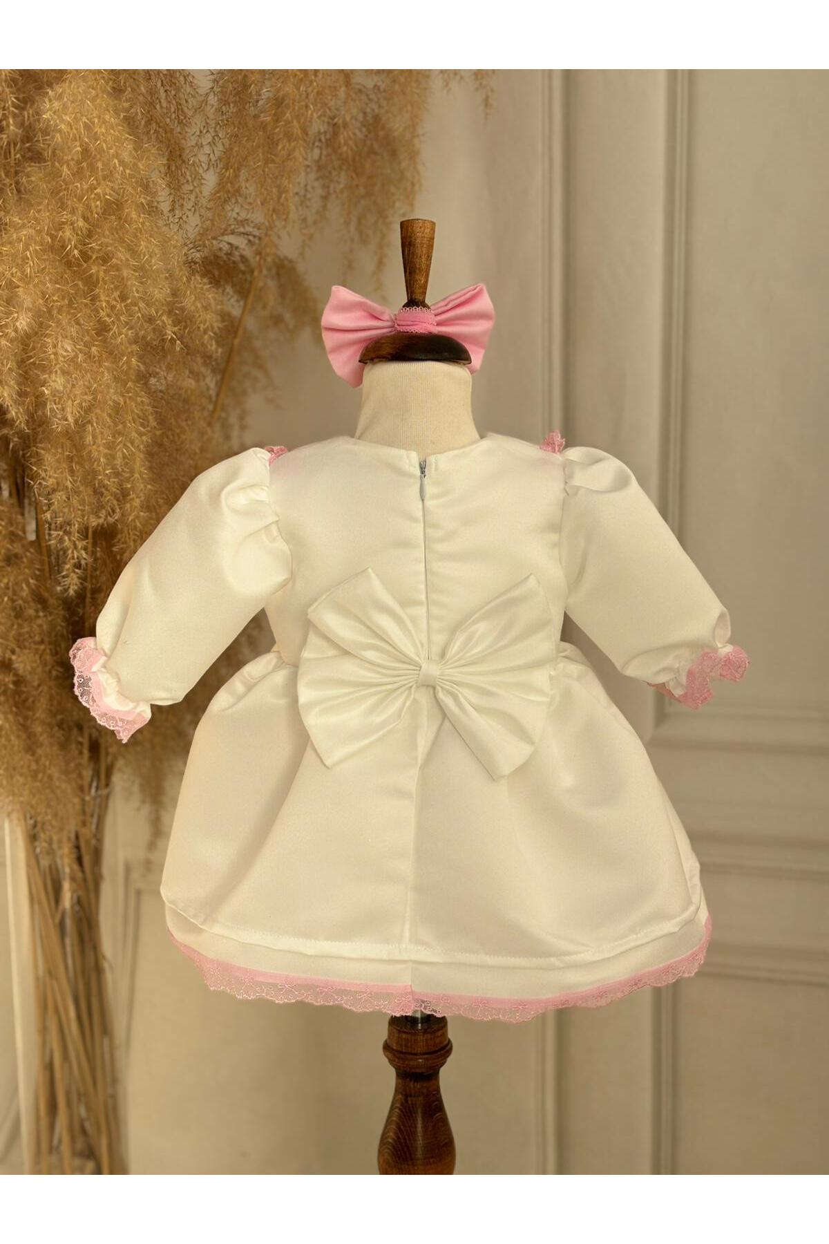 Hobidik Kız Bebek Kırık Beyaz Pembe Güpürlü Önlüklü Elbise Set fotoğrafı 6 (önizleme)