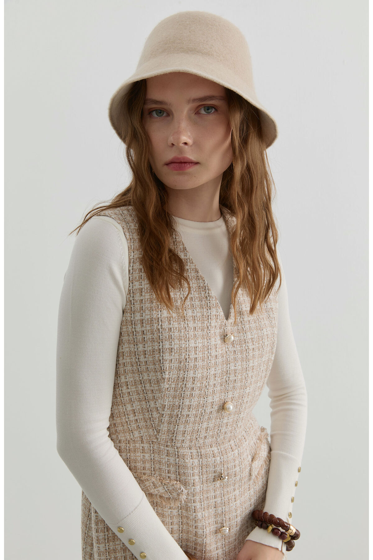 Fatma Atasoy  İnci Düğmeli Sütlü Kahve Tüvit Jile - Görsel 7