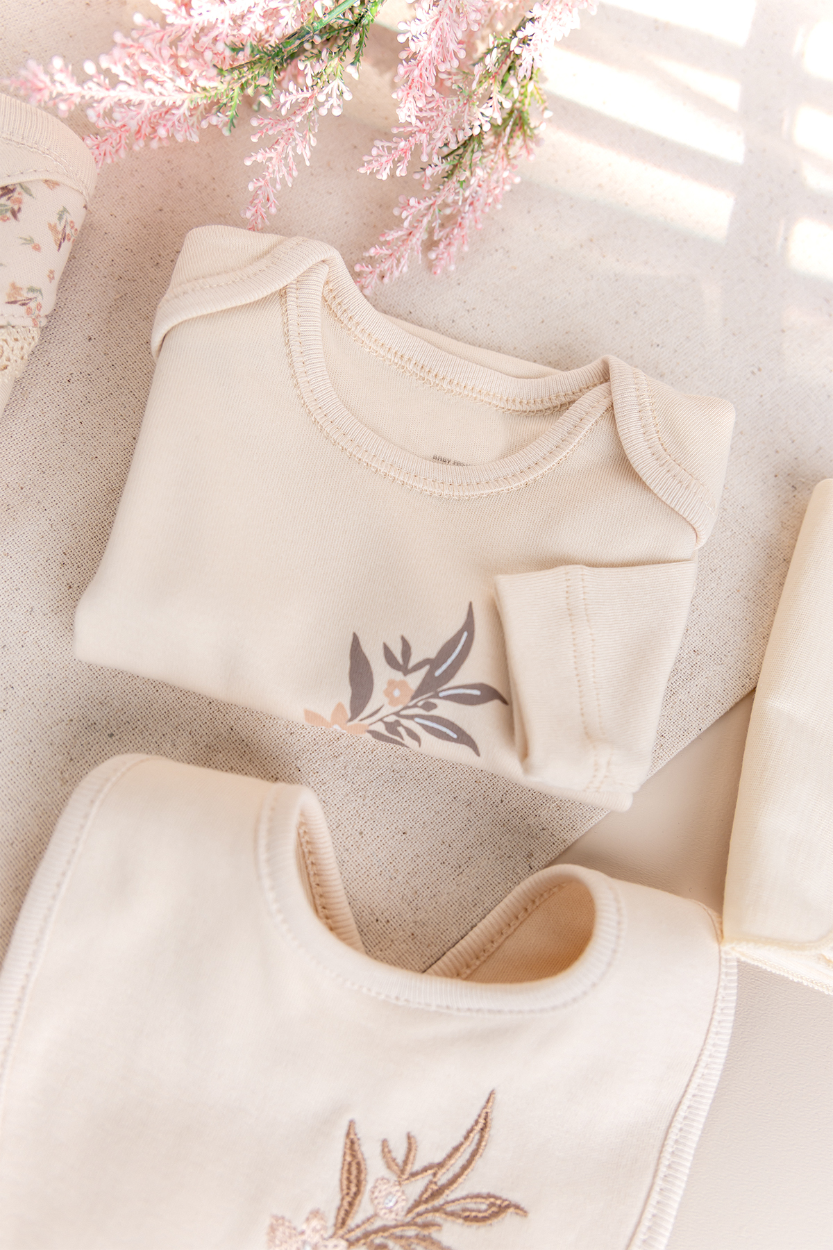 Babymod Çiçek Desenli 10'lu Kız Bebek Hastane Çıkışı Bebek Takımı fotoğrafı 5 (önizleme)