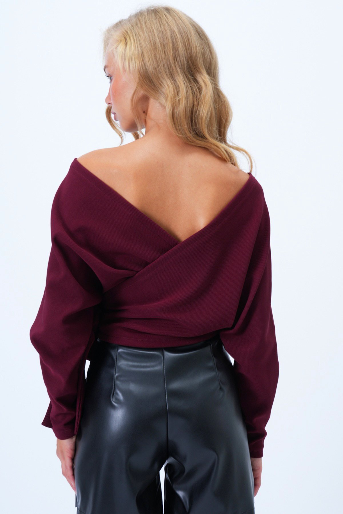 Trend Alaçatı Stili Bordo Ön Arka Kruvaze Yaka Bağlama Detaylı Ottoban Crop Bluz ALC-X14346 görsel 5