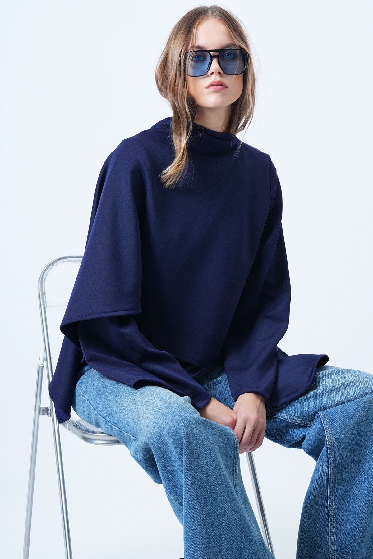 Trend Alaçatı Stili  Kadın Lacivert Bisiklet Yaka Kendinden Şal Detaylı Geniş Kesim Tasarım Bluz ALC-X14420 - Görsel 2