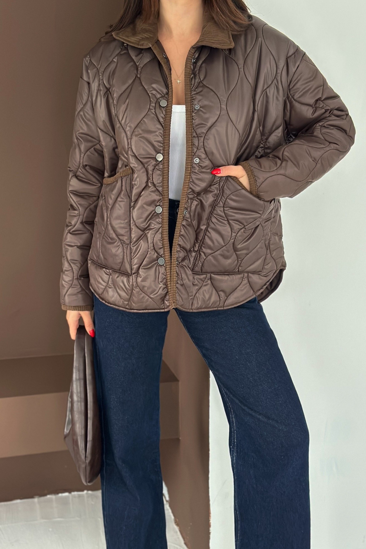 FEMELLE  Kadın Kahverengi Kapitone Oversize Mont Astarlı Düğmeli Büyük Cepli Yumuşak Dokulu Mont - Görsel 5