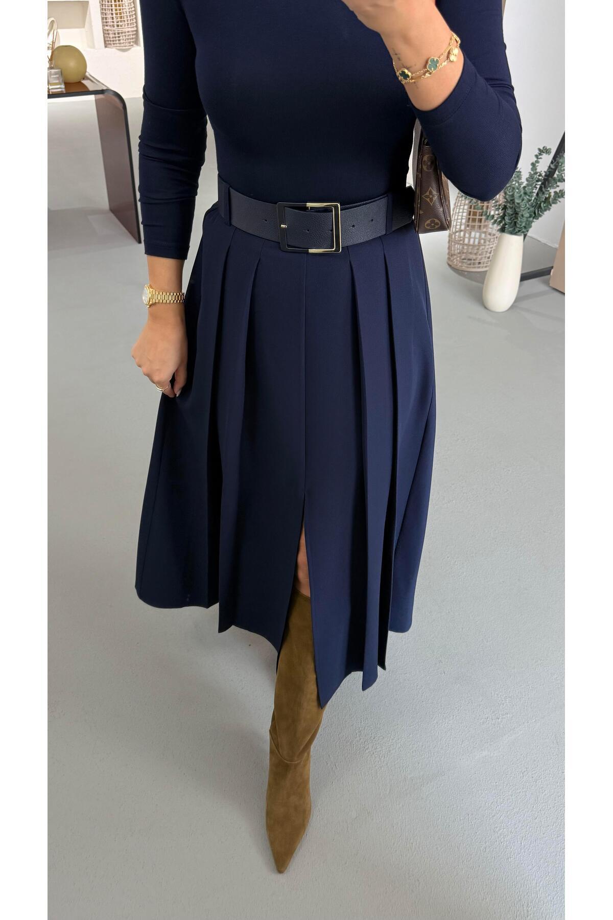 Sezgi Tekin  Kemerli Çift Pilise Detay Lacivert Midi Etek - Görsel 3