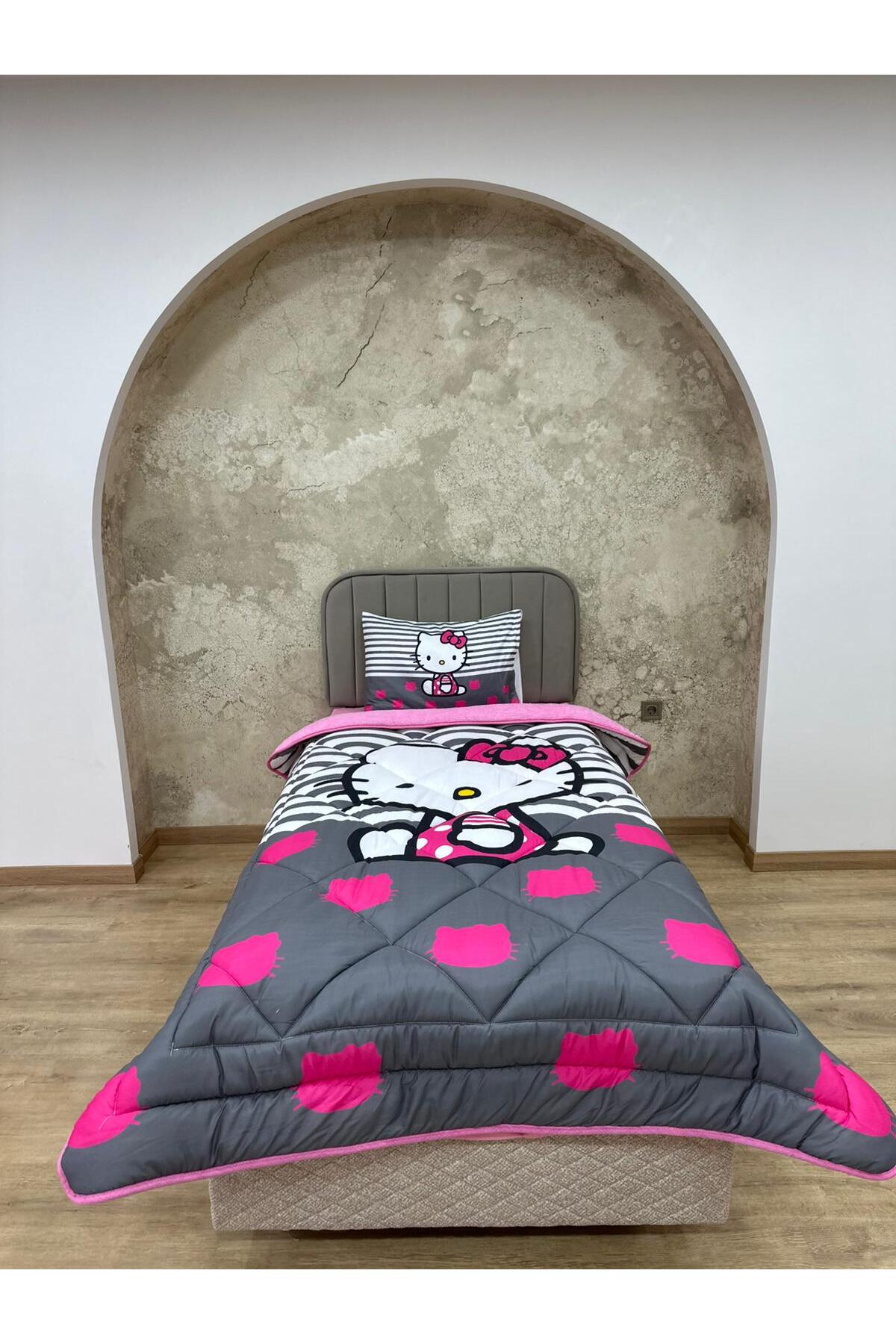 adenkahome Hello Kitty Desenli, Çift Taraflı Tek Kişilik Welsoft Uyku Yorgan Seti (ÇARŞAFLI) fotoğrafı 2 (önizleme)
