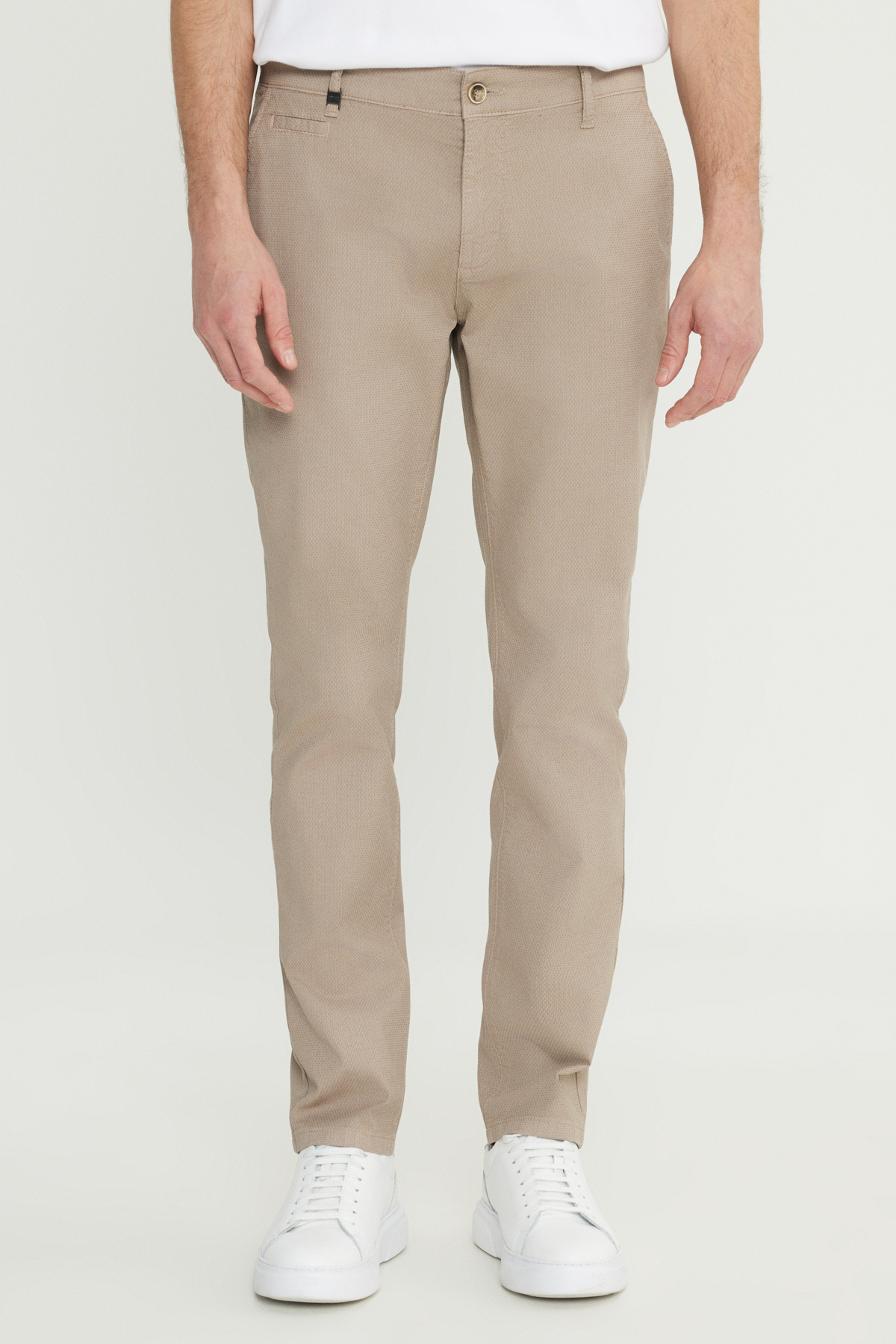 آلتین ییدلیز کلاسیکس شلوار راحتی مردانه نخی بژ اسلیم فیت، برش باریک، جیب کناری و پارچه طرح‌دار