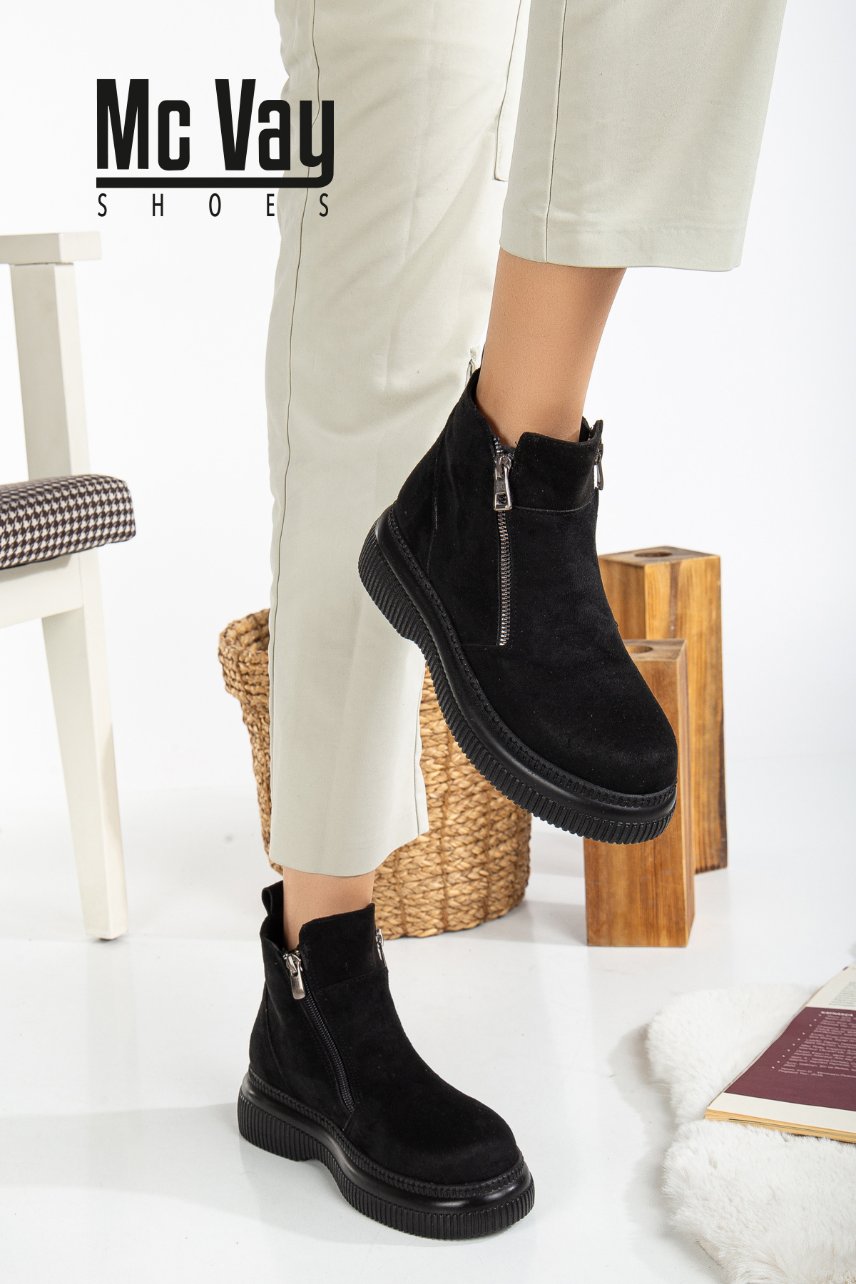 Mc vay Shoes Lisa Жіночі 002 Чорні замшеві вишукані жіночі черевики та ботильйони з декоративною блискавкою