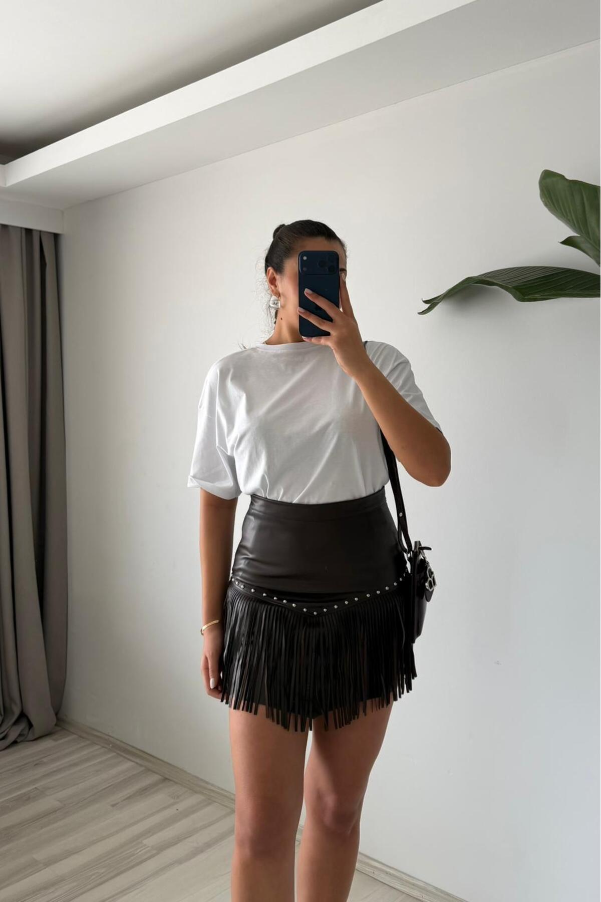 Güneş  Püskül Detaylı Suni Deri Mini Etek - Görsel 7