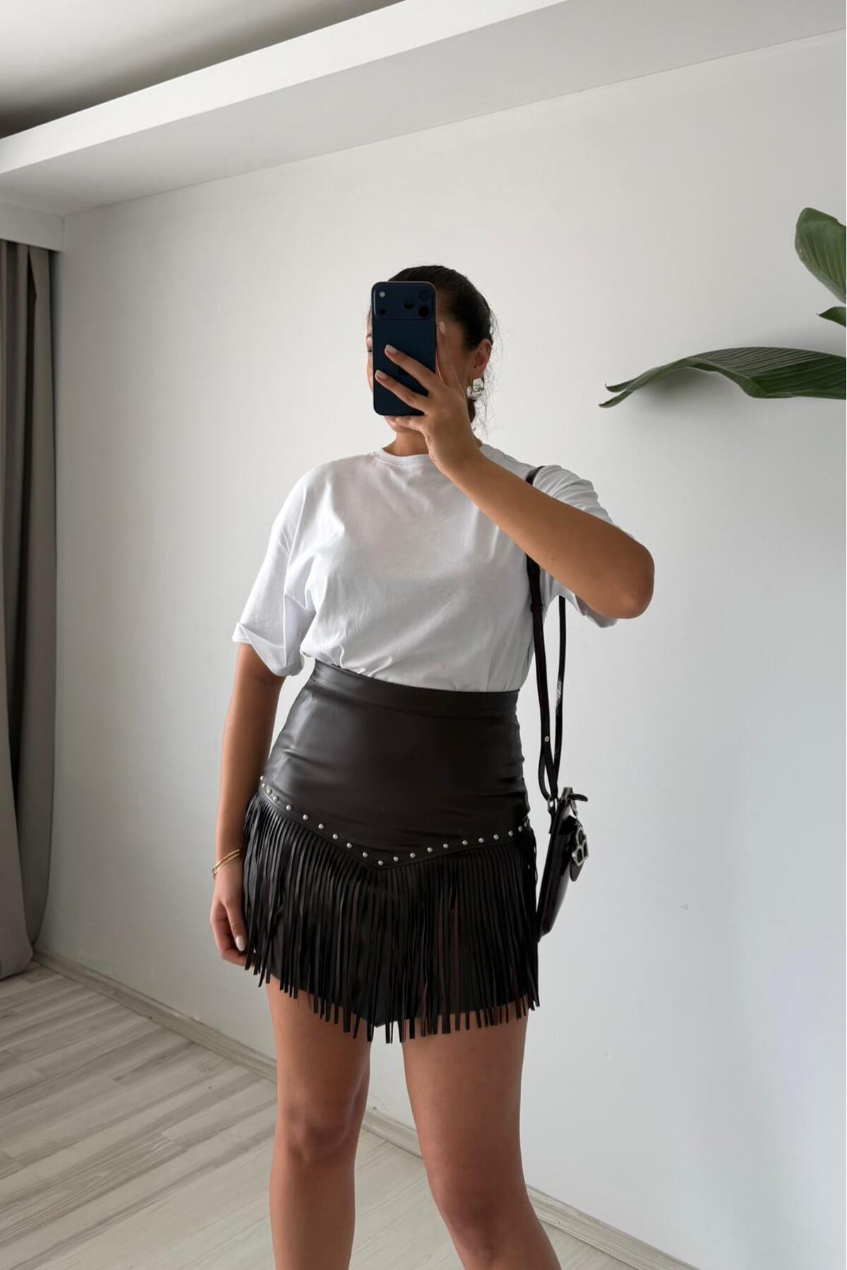 Güneş  Püskül Detaylı Suni Deri Mini Etek - Görsel 6