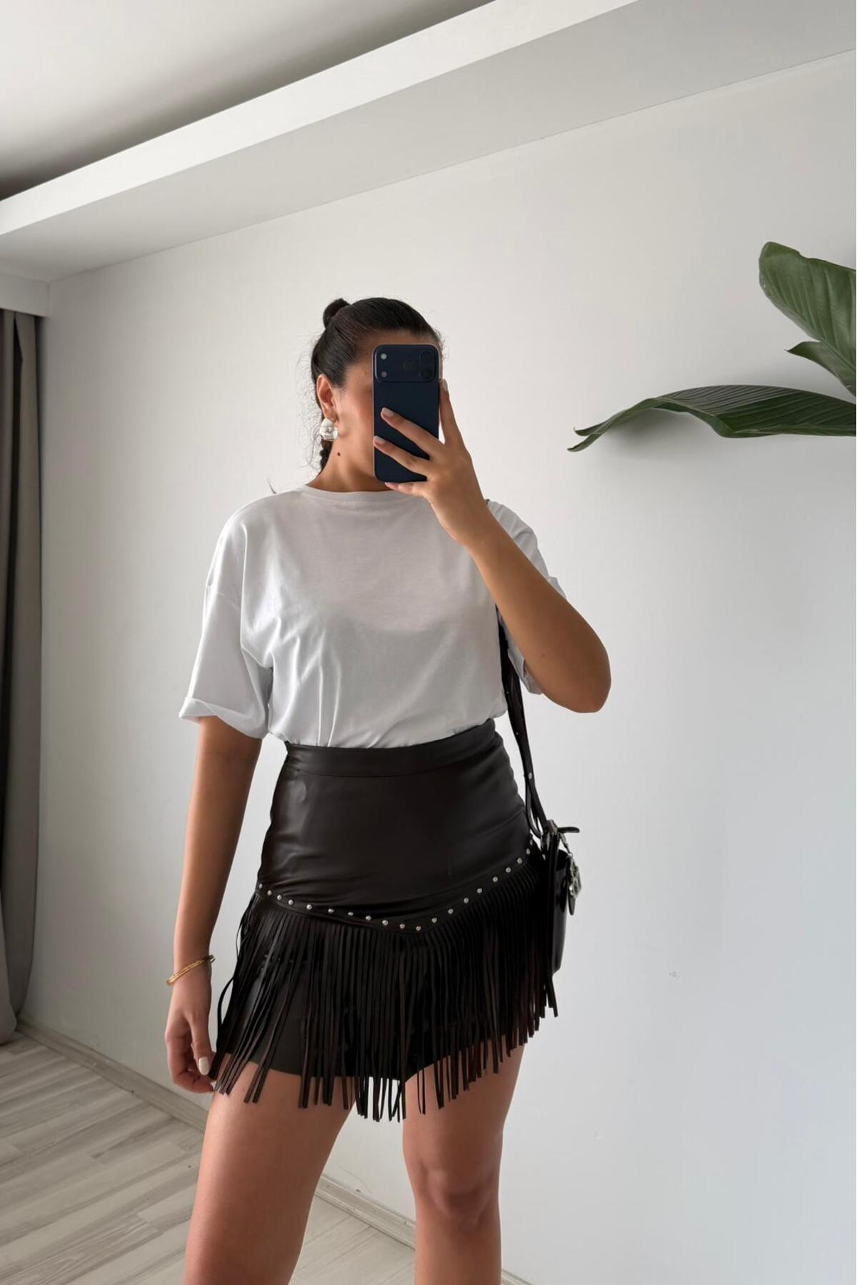 Güneş  Püskül Detaylı Suni Deri Mini Etek - Görsel 3