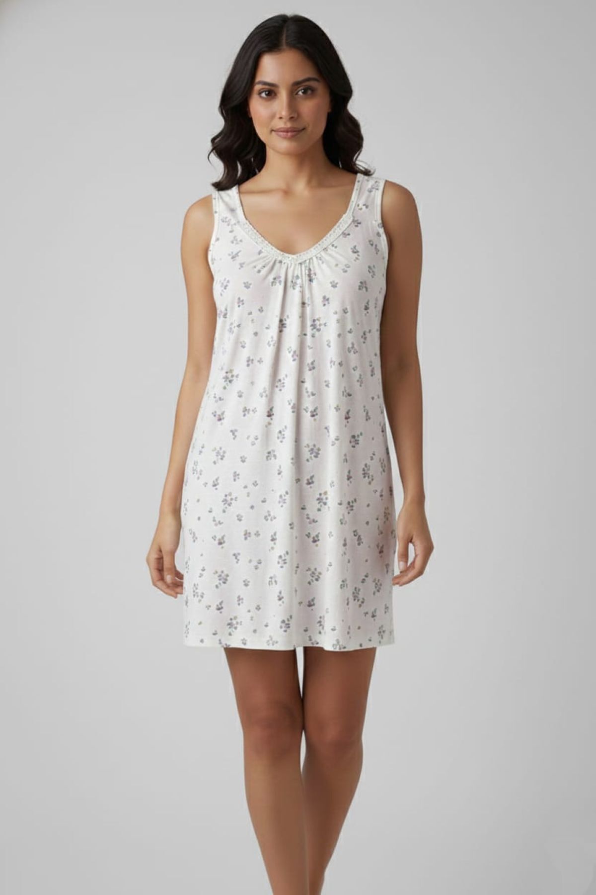 enmodaiçgiyim Kadın Beyaz Çiçek Desenli %100 Pamuklu Esnek Dantel Detaylı Kalın Askılı Rahat Gecelik