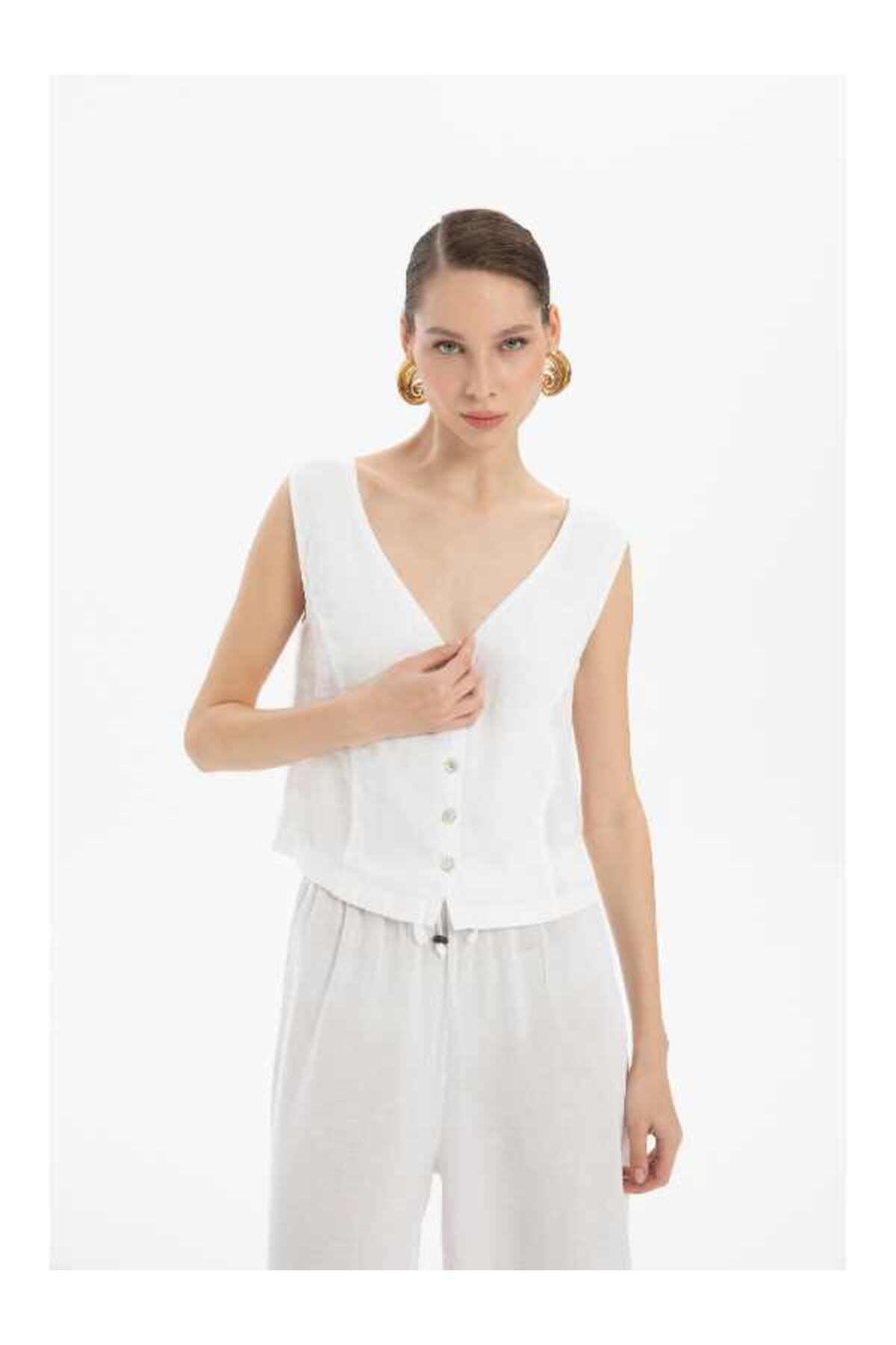 V-Neck Linen Buttoned Vest White