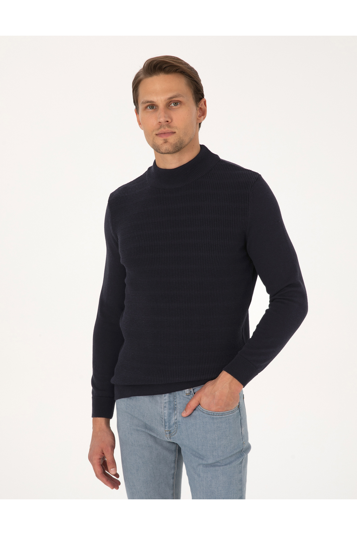 ژاکت بافتنی یقه اسکی مدل Slim Fit سرمه‌ای 50315912-VR033 پیر کاردین پلیور Pierre Cardin