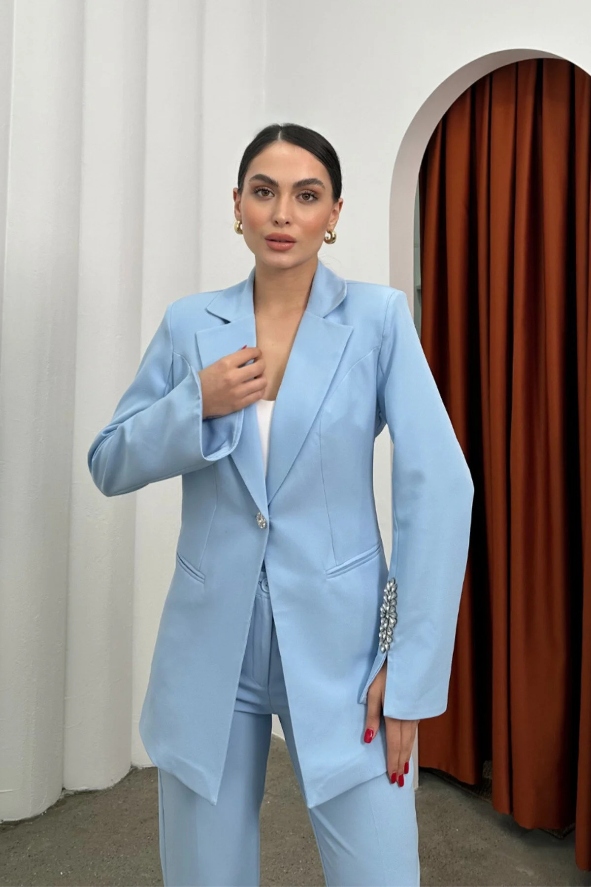 Women's Stone-Detailed Two-Piece Straight-Leg Blazer & Trousers Set - Görsel 4