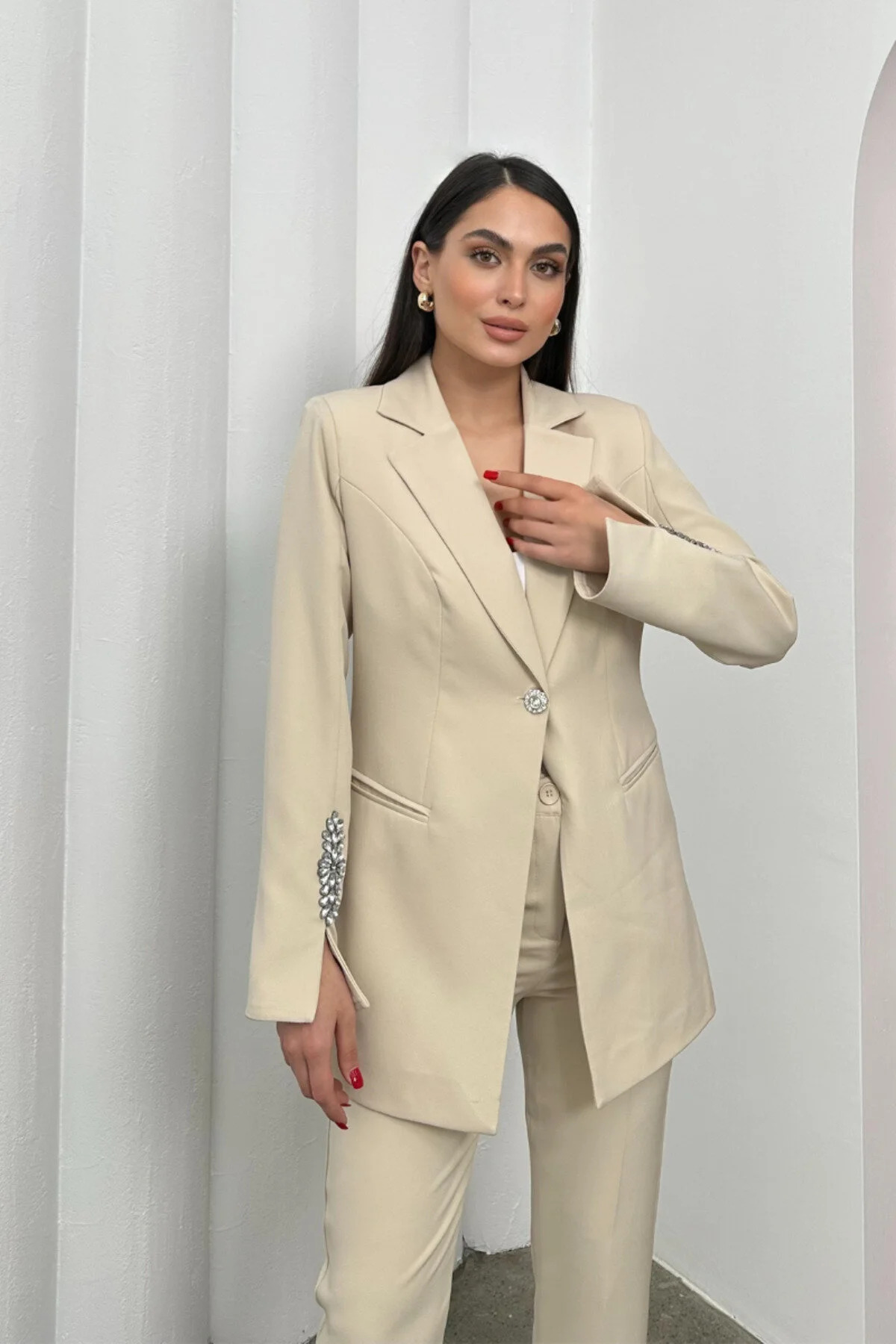 Women's Stone Detail Two-Piece Straight Leg Blazer and Trousers Set - Görsel 4