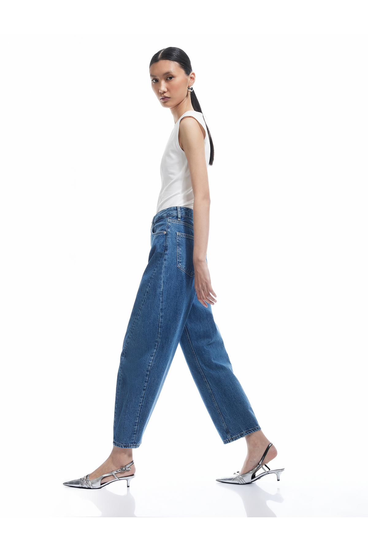 Koton Pohodlný strih, bavlnené nohavice Barrel Jean s vysokým pásom a zapínan...