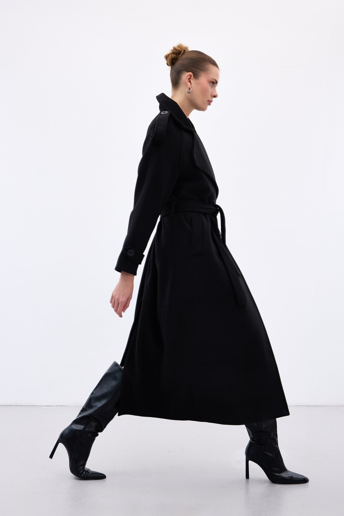 Sateen  Geniş Yaka Uzun Kaban - Siyah - Görsel 4