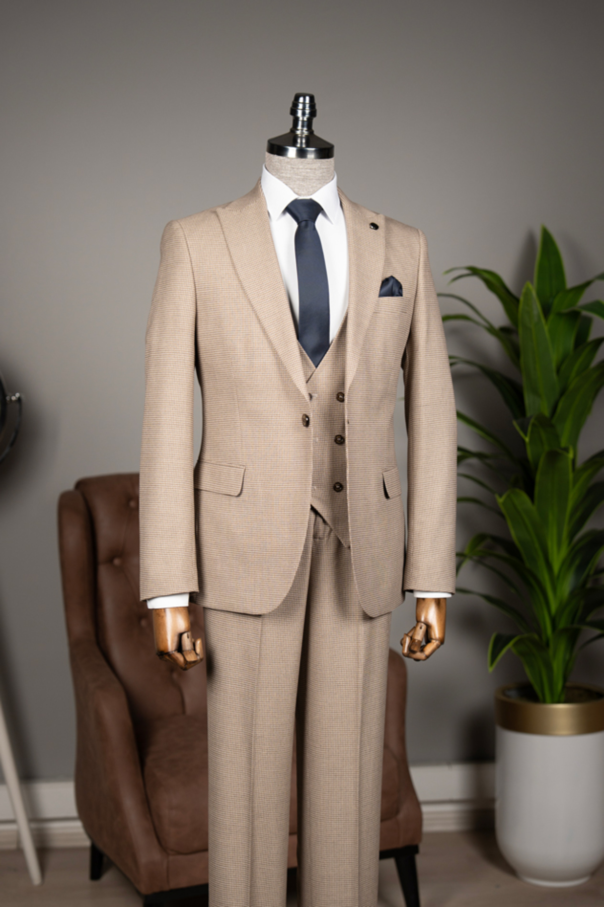 ست کت و شلوار با جلیقه – SlimFit. لطفا یک سایز بزرگتر انتخاب کنید. — بژ T01-KP01 — تصویر 3 از 6