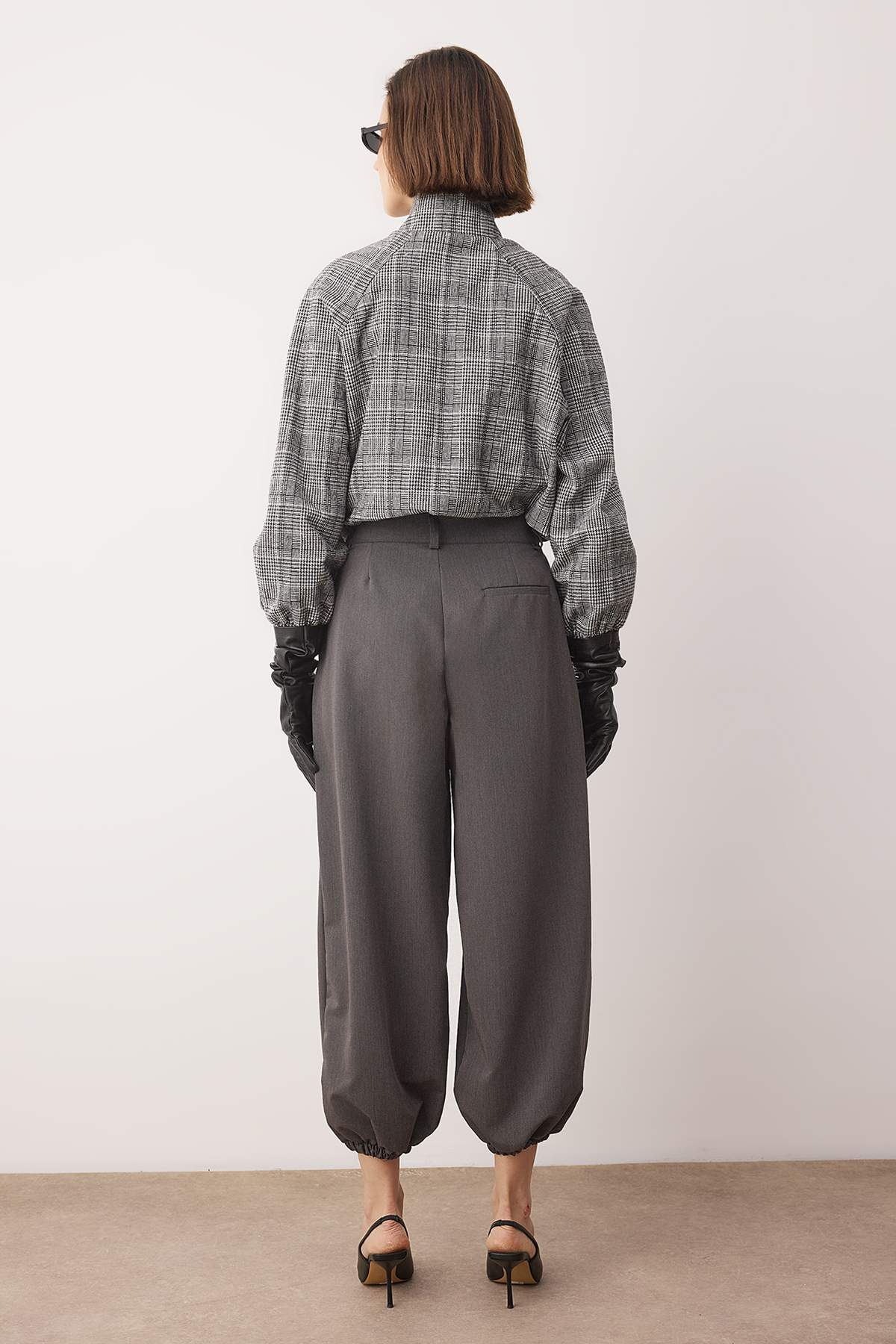 Trendyolmilla  Gri Yüksek Bel Dokuma Şalvar Pantolon TWOAW26PL00169 - Görsel 5