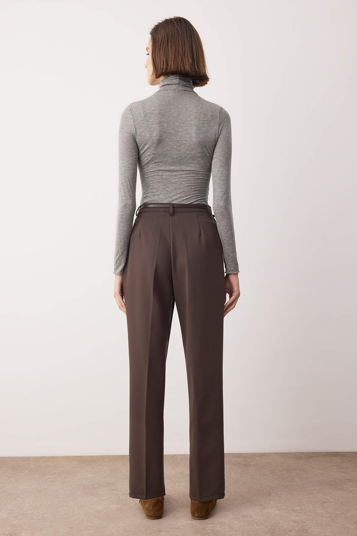 Trendyolmilla  Kahverengi Kemerli Havuç/Şalvar Kalıp Dokuma Pantolon TWOAW26PL00167 - Görsel 4