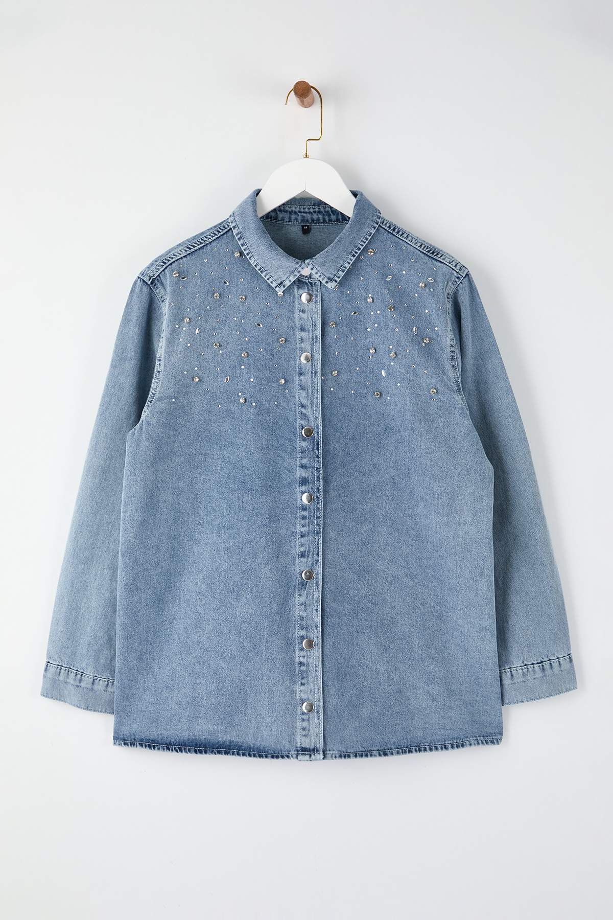 Trendyol Curve Jasnoniebieska, kamienna koszula dżinsowa plus size TBBAW25AX0...