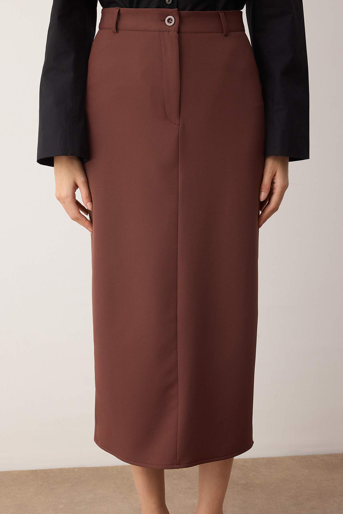 Trendyolmilla  Kahverengi Bel Detaylı Kalem Düz Kesim Yırtmaçlı Dokuma Maxi/Uzun Etek TWOSS24ET00129 - Görsel 4