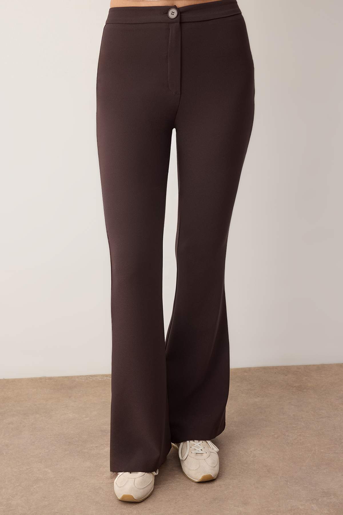 Trendyolmilla  Koyu Kahverengi Flare İspanyol Paça Bootcut Dokuma Pantolon TOFAW19BB0581 - Görsel 3