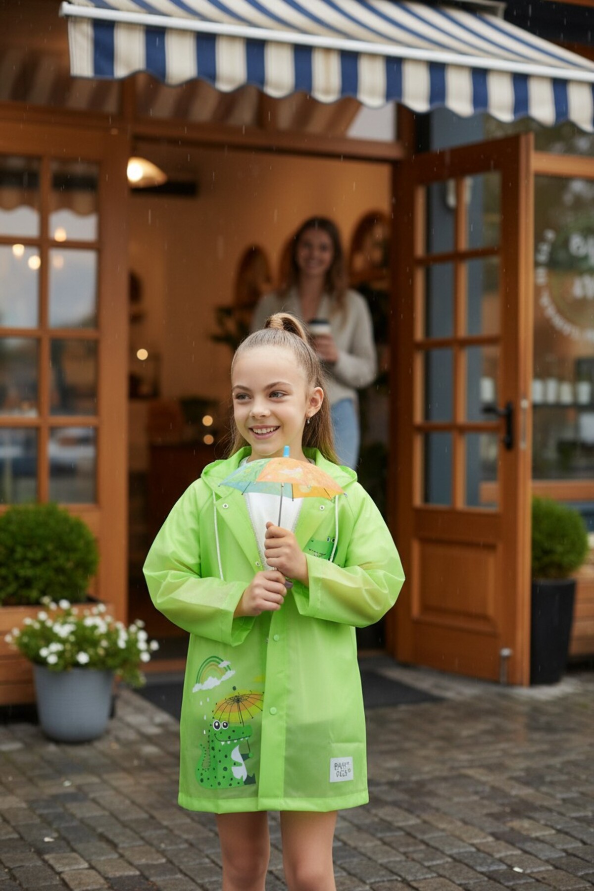 Milenay Sevimli Timsah Figürlü Kapüşonlu Çocuk Yağmurluk - Çocuk Yağmurluğu - Unisex Yağmurluk fotoğrafı 2 (önizleme)