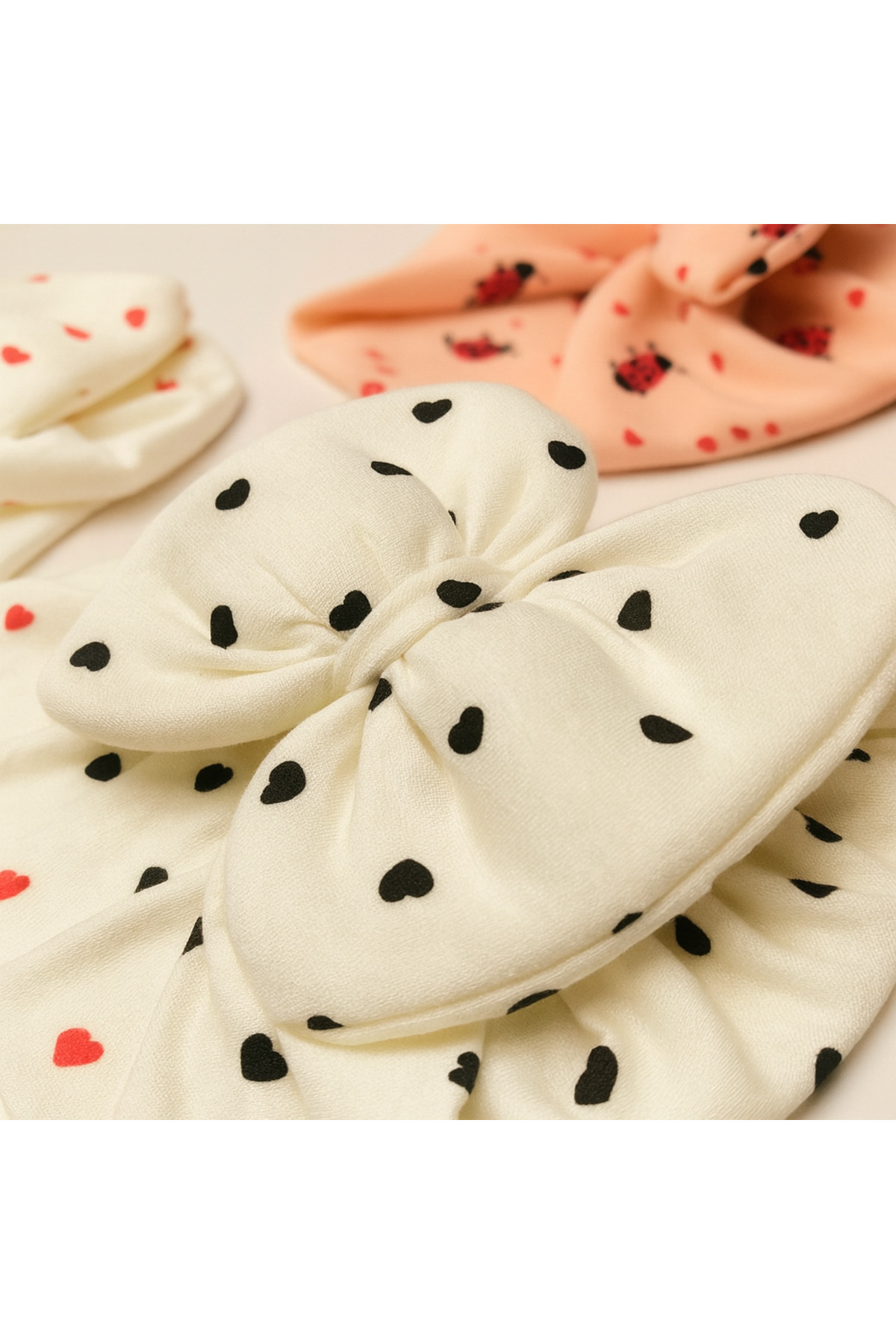 UmBaby 3 Adet Kız Bebek Bone Bandana 0/2 Yaş Pamuklu Soft Yaz Renkleri(GÖRSEL DESENLERİ GÖNDERİLECEKTİR) fotoğrafı 4 (önizleme)