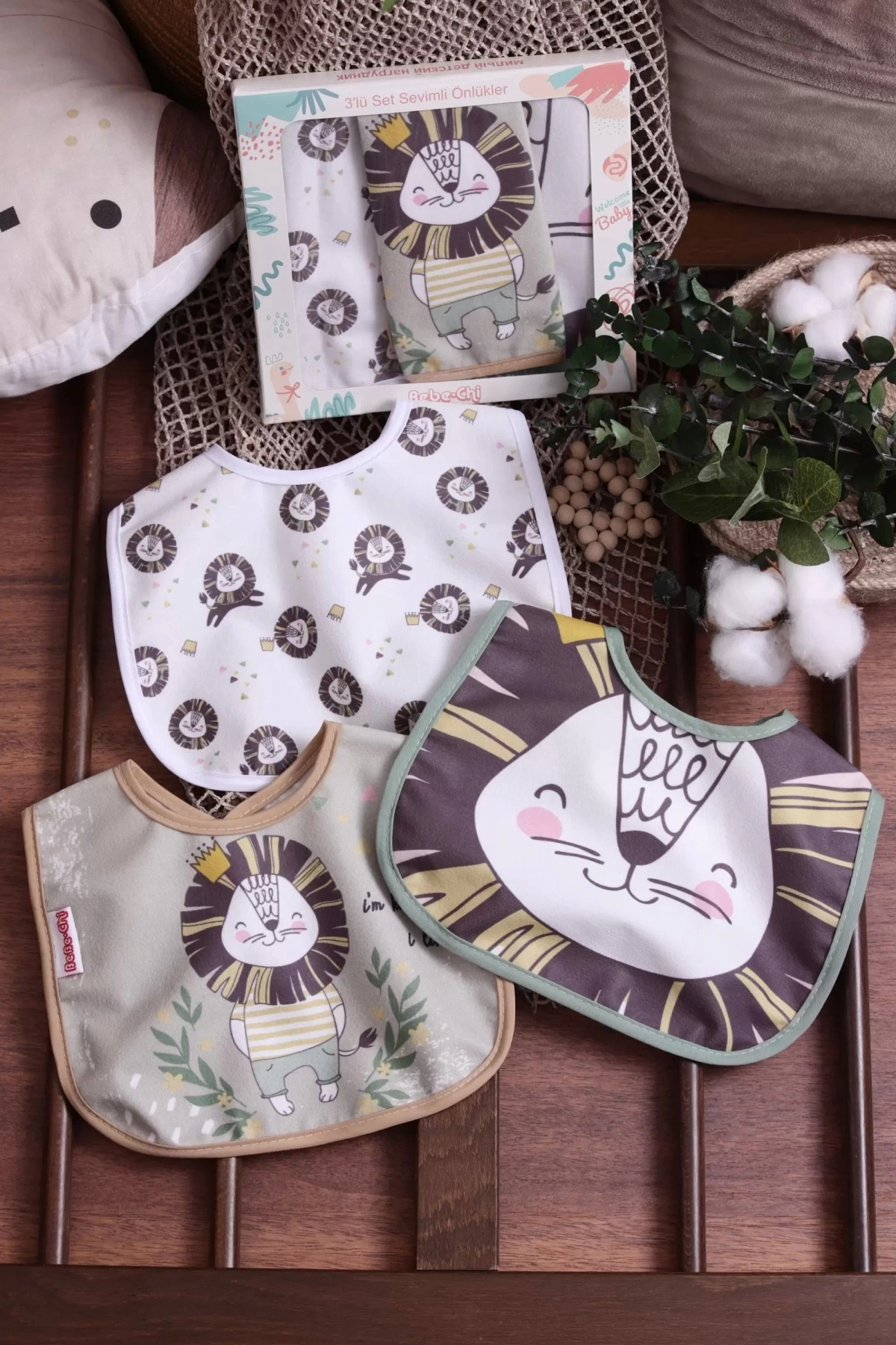 Babydonat Yeni Kaplan Temalı Kare 3 Parça Microfiber Mama Önlüğü Kendi Kutusunda (su Geçirmez) Çıtçıtlı fotoğrafı 4 (önizleme)