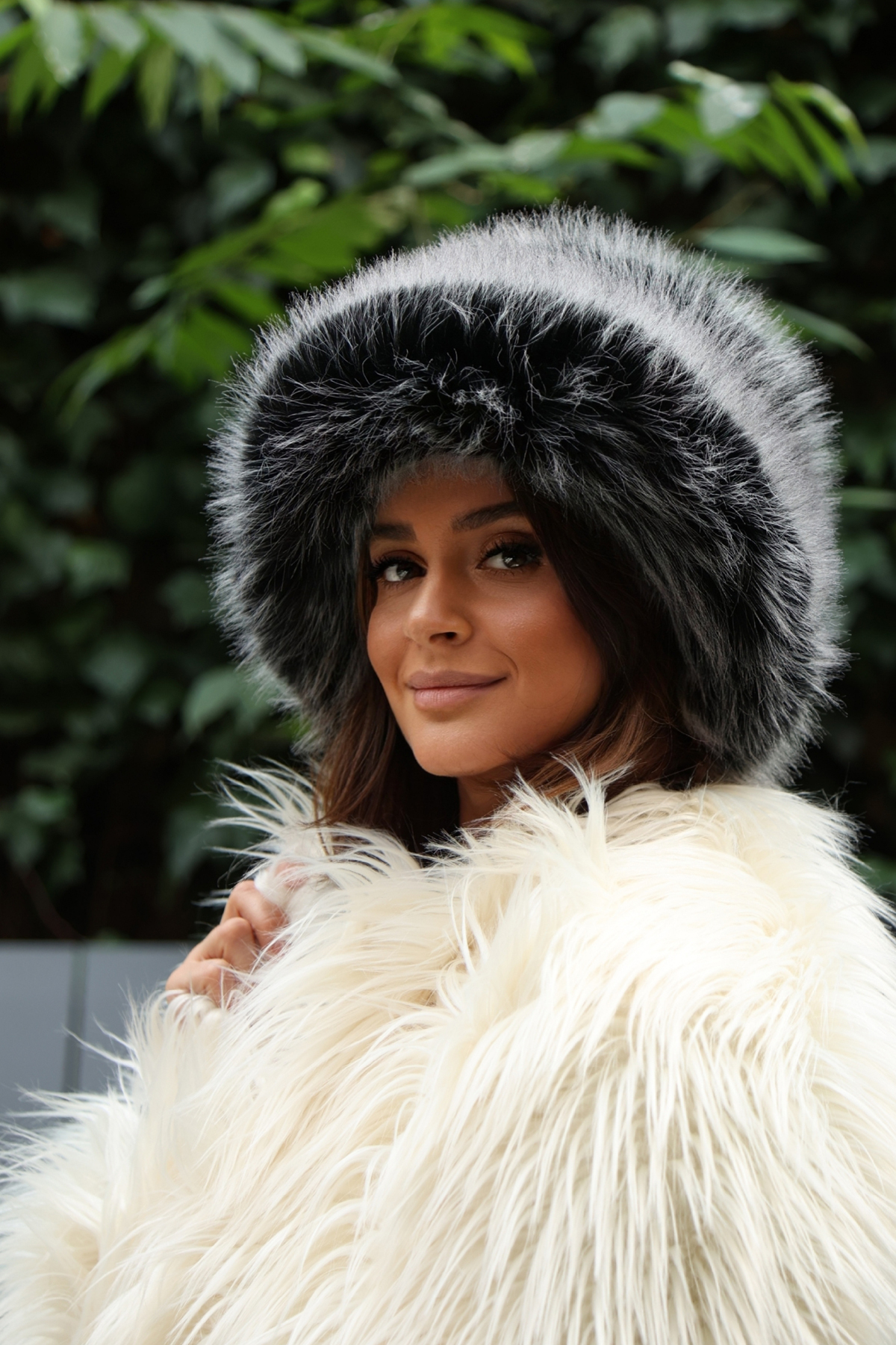 Premium Women's Plush Bucket Hat Winter Faux Fur - Black Grizzled