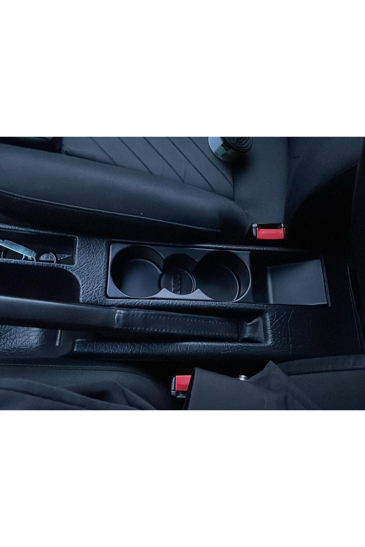 SOLAREA Audi A4 için UYUMLU BARDAKLIK