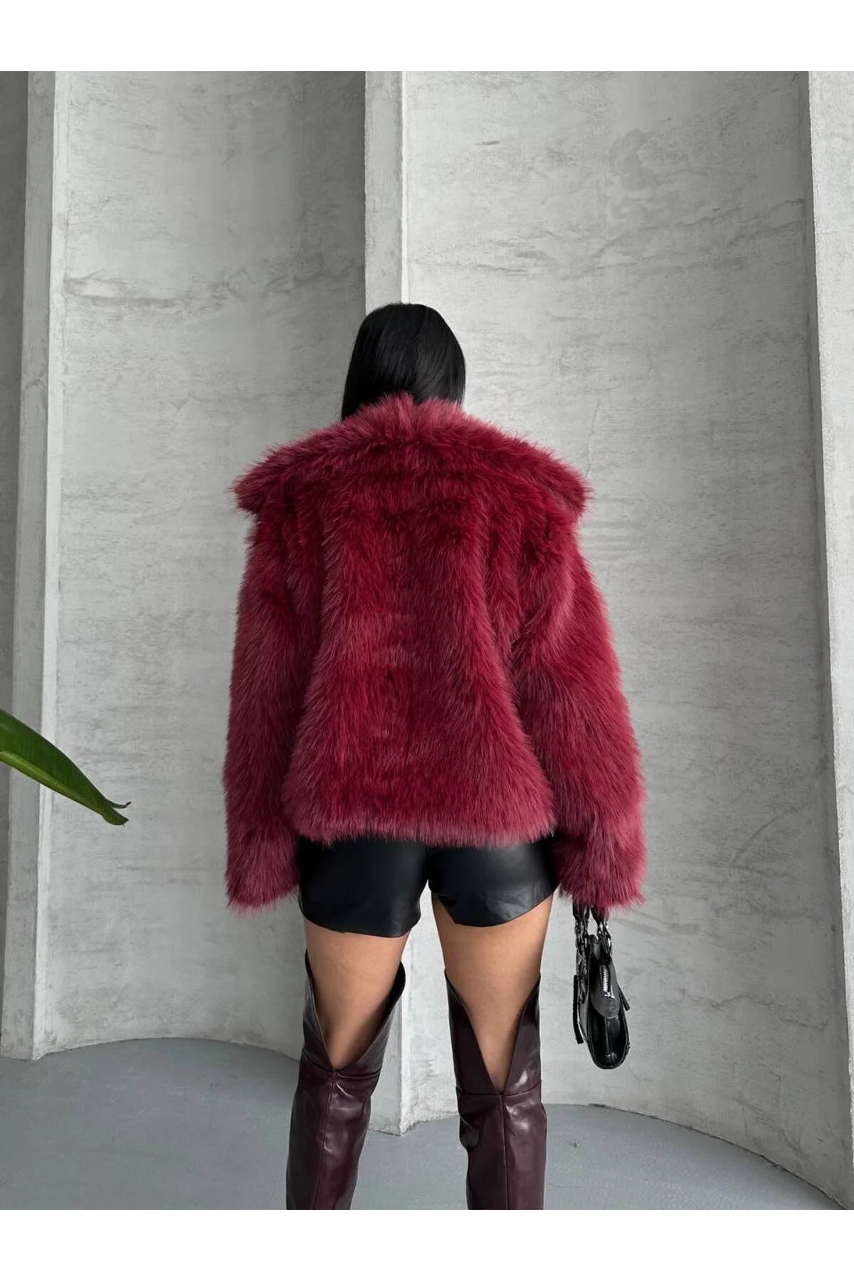TİLLE DAME Yumuşak Dokunuşlu Oversize Premium Kürk Peluş Mont görsel 4