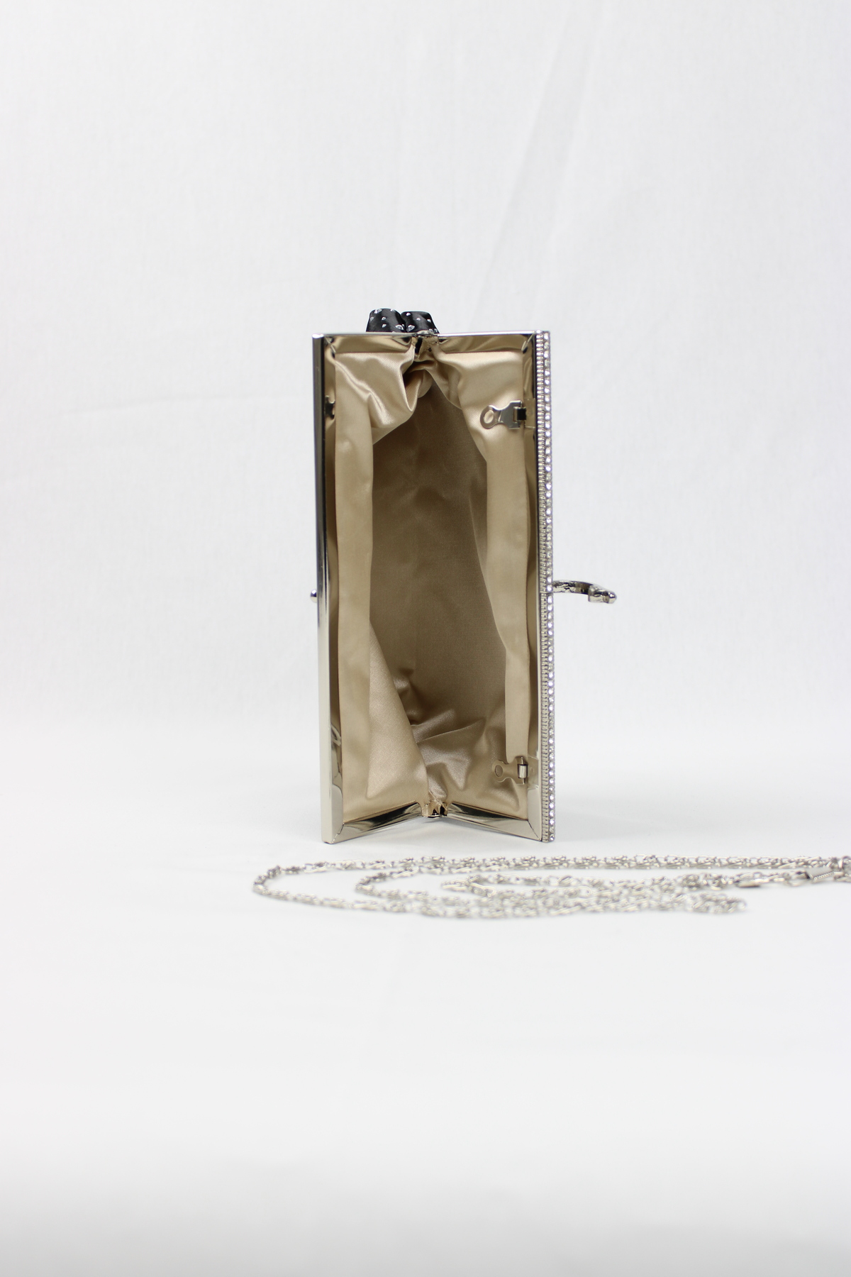 mossi Kadın Metal Çerçeveli Taş Detaylı Zincirli Abiye Clutch Çanta görsel 6