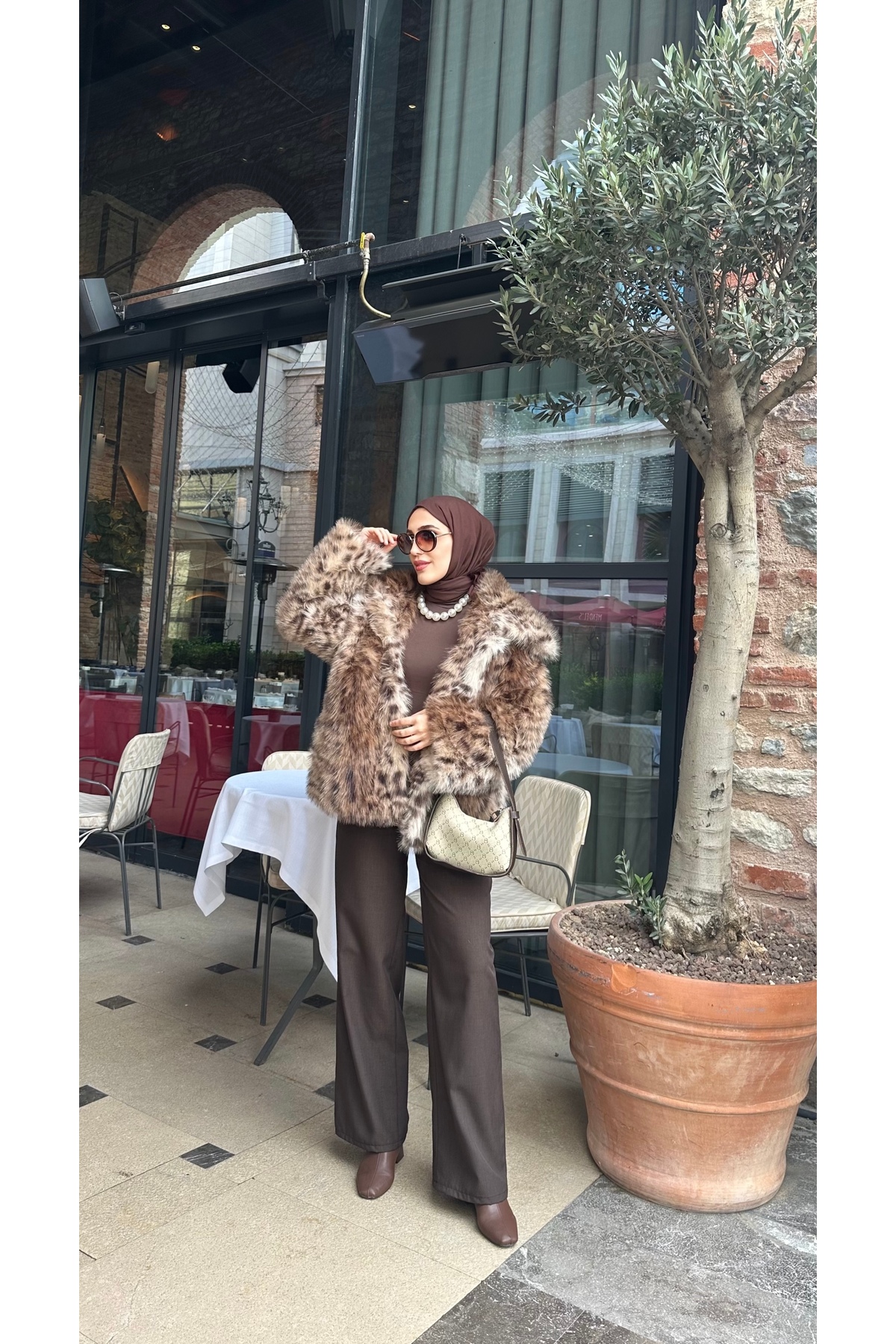 By esma eser  Leopar Kürk