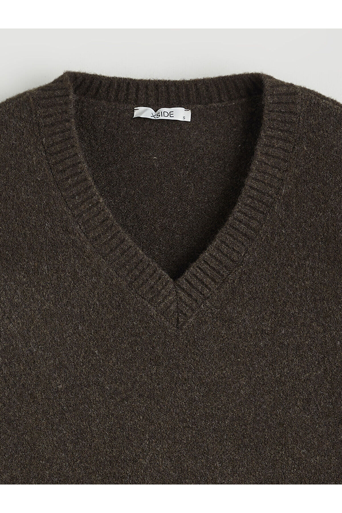 LC Waikiki V Yaka Oversize Kadın Triko Kazak fotoğrafı 3 (önizleme)