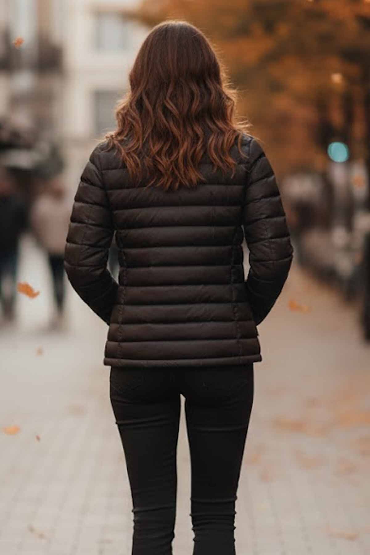 hummel  Kadın Beyaz Rüzgar Geçirmez Sıcak Tutan Elyaf Dolgu Mont - Görsel 4