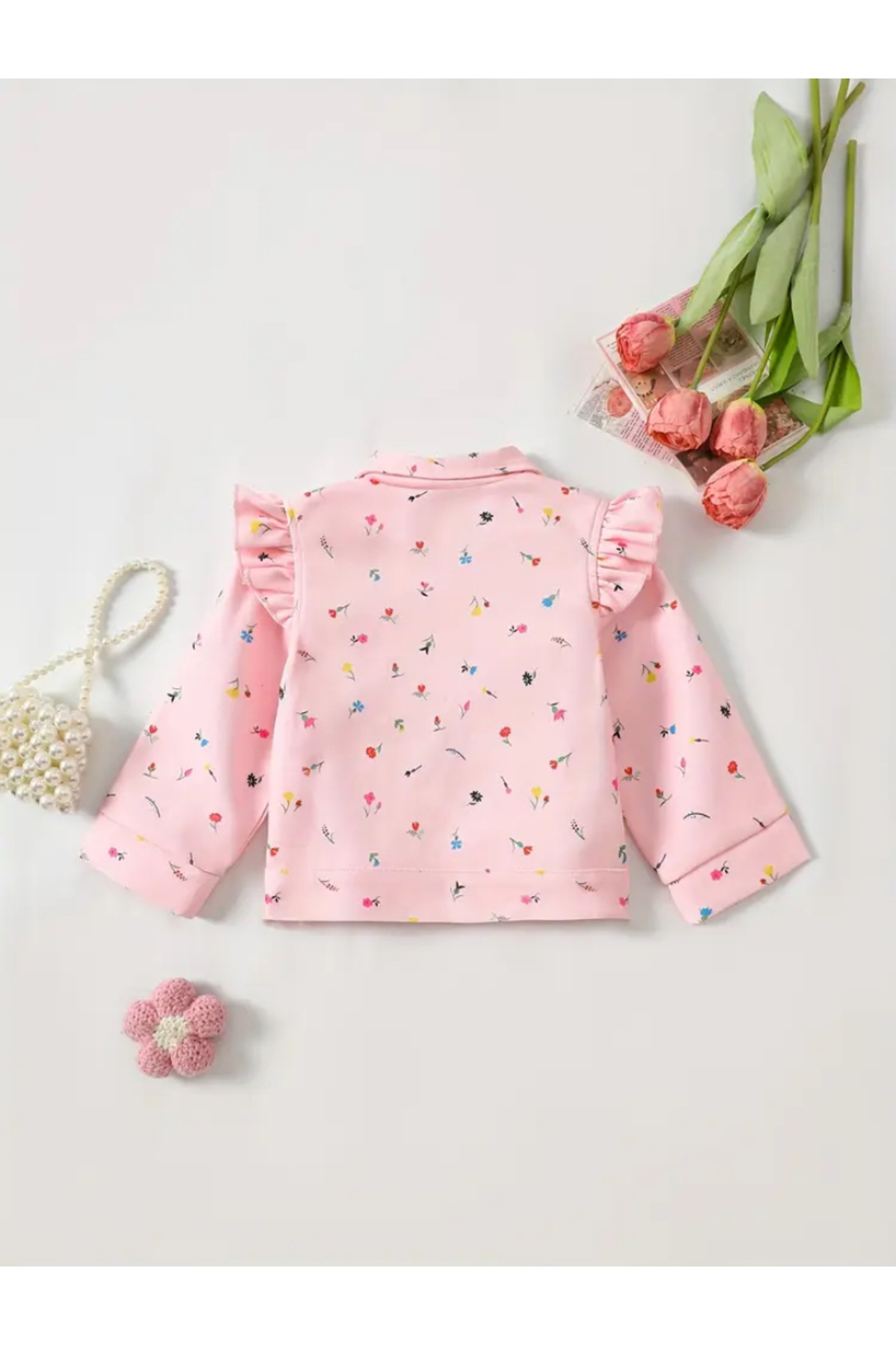 MODA Pembe çiçek desenli, fırfır detaylı, düğmeli ve astarsız ince kız çocuk ceketi, baharlık model. fotoğrafı 2 (önizleme)