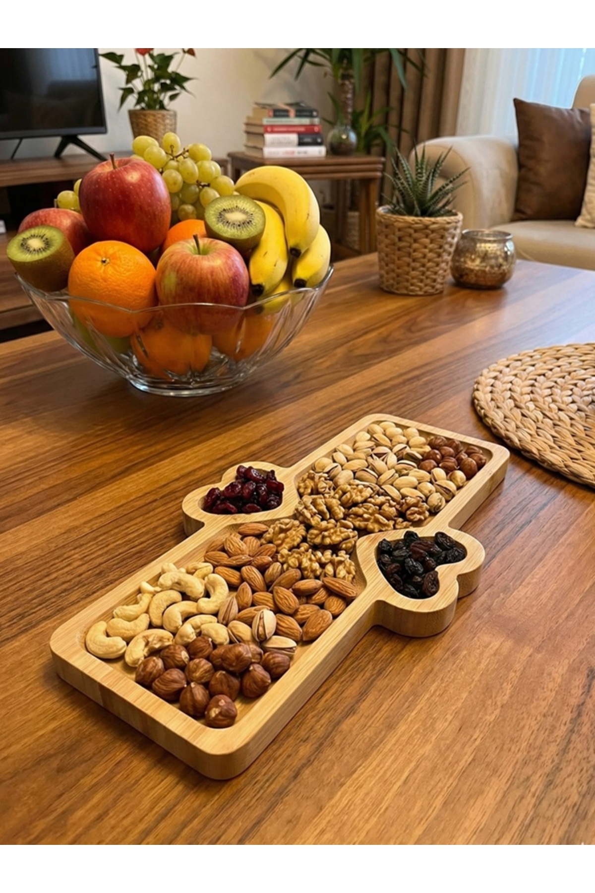Bamboo serving tray with heart design 25 cm
