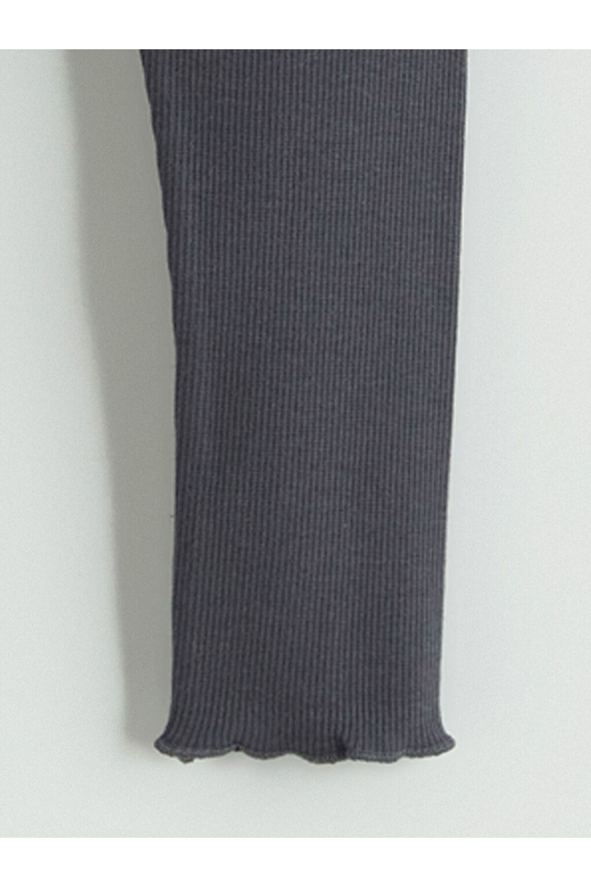 LC Waikiki GiyÇık Store den Pembe Bisiklet Yaka Minnie Mouse Baskılı Kız Bebek Sweatshirt ve Tayt fotoğrafı 7 (önizleme)