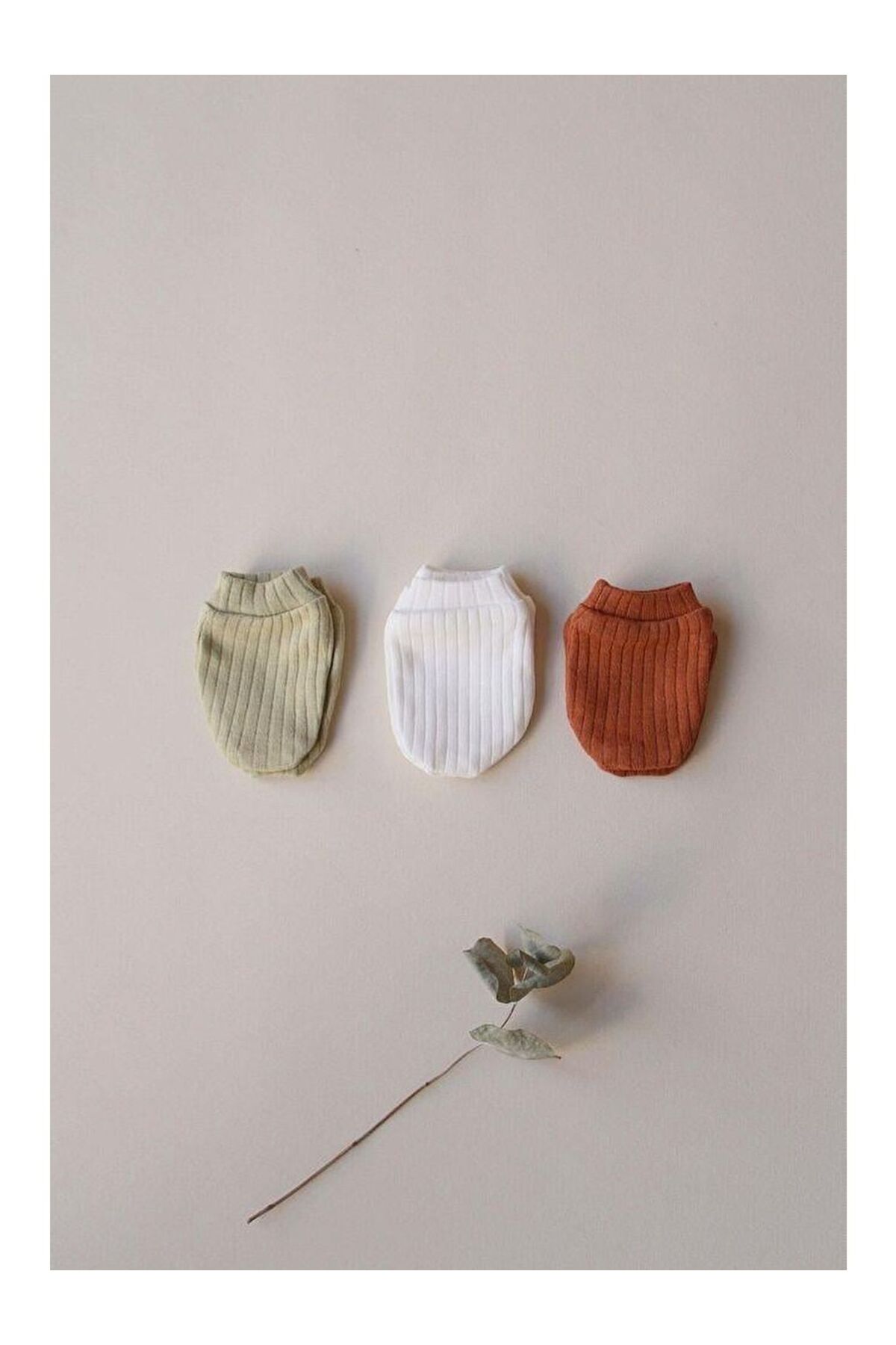 LC Waikiki 3Lü Beyaz-Yeşil-Çikolata Yenidoğan Eldiven fotoğrafı 4 (önizleme)