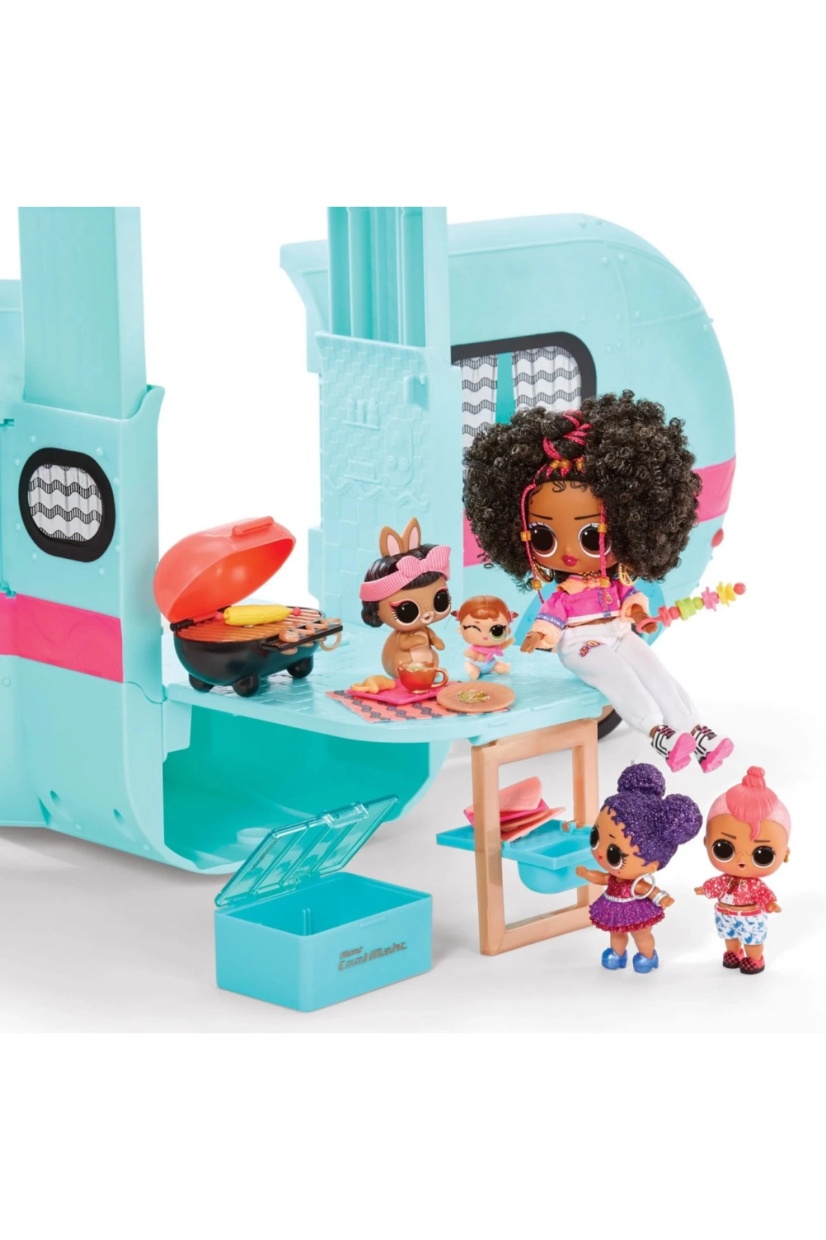 کاروان شگفت‌انگیز پرزرق‌وبرق