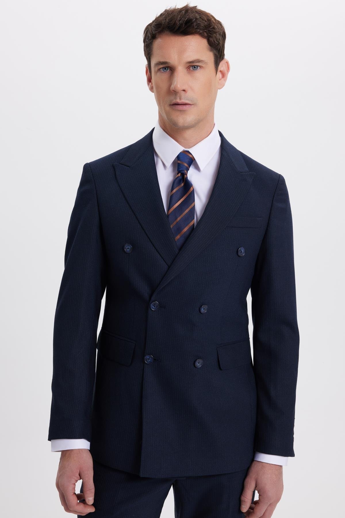 Tudors Erkek Slim Fit Sivri Yaka Çizgili Kapaklı Cepli Lacivert Takım Elbise görsel 5
